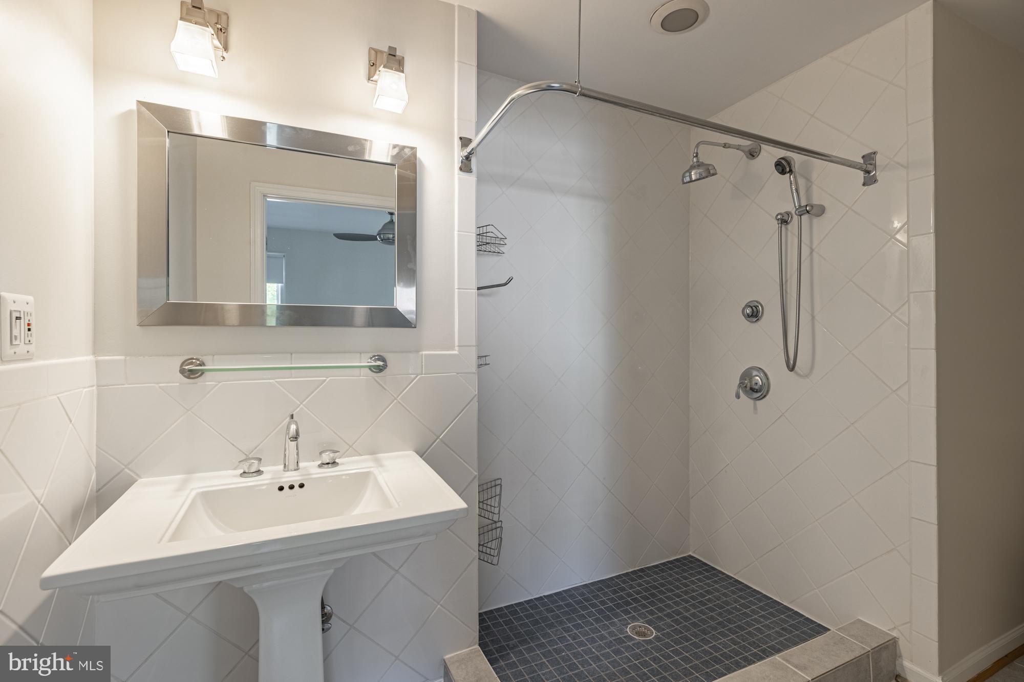 BALLSTON - Residential Lease