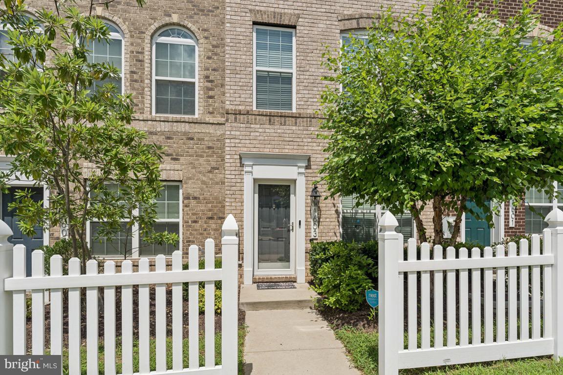 1603 FERNWOOD DRIVE
