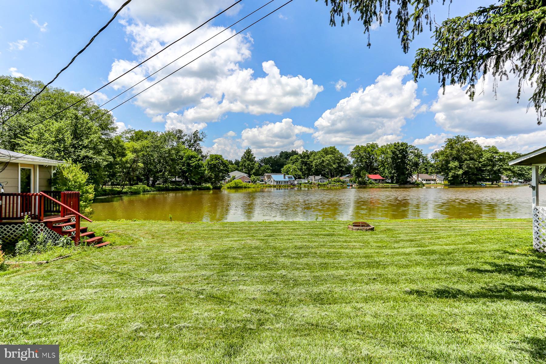 823 SILVER LAKE ROAD