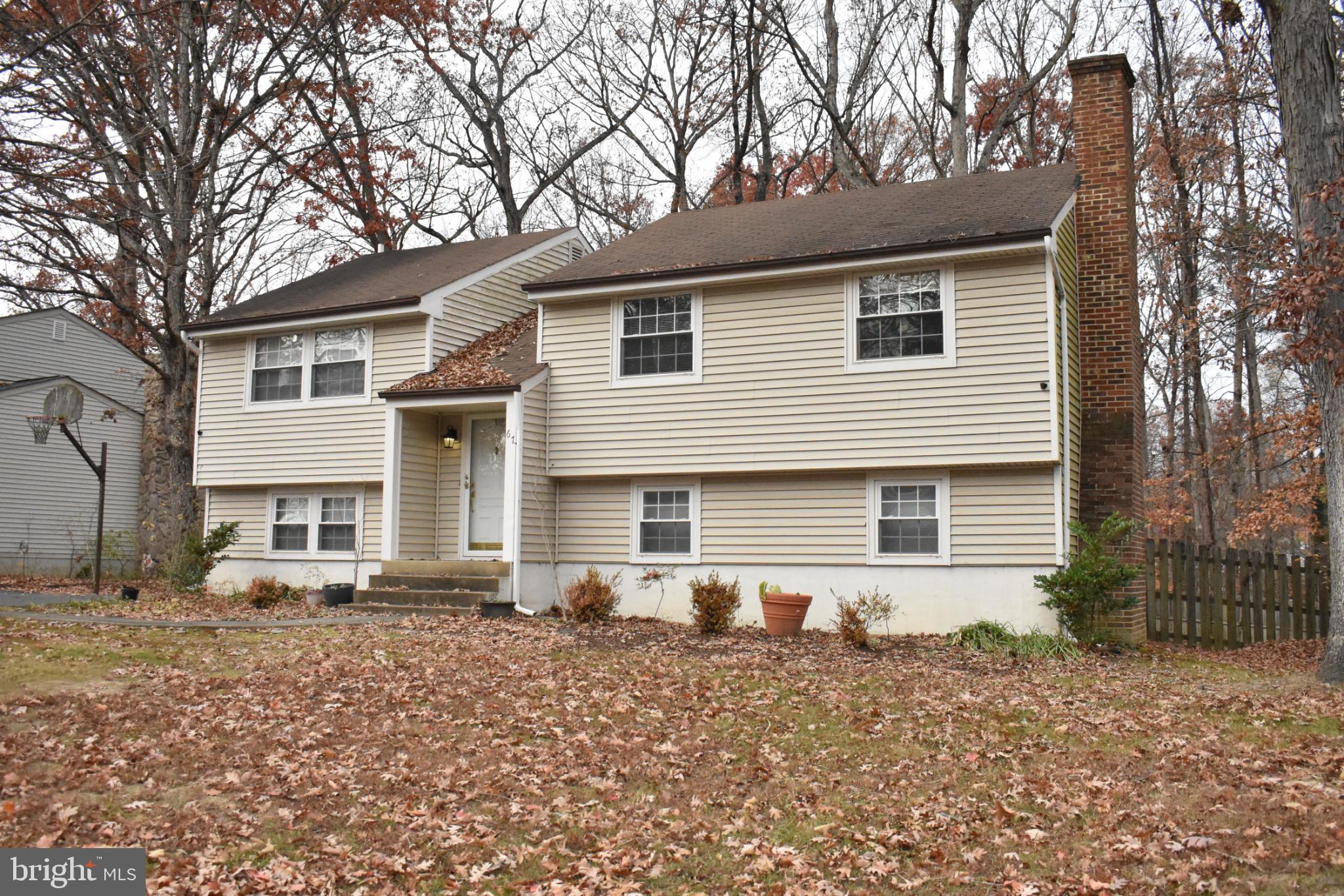 DEVONNE WOODS - Residential Lease