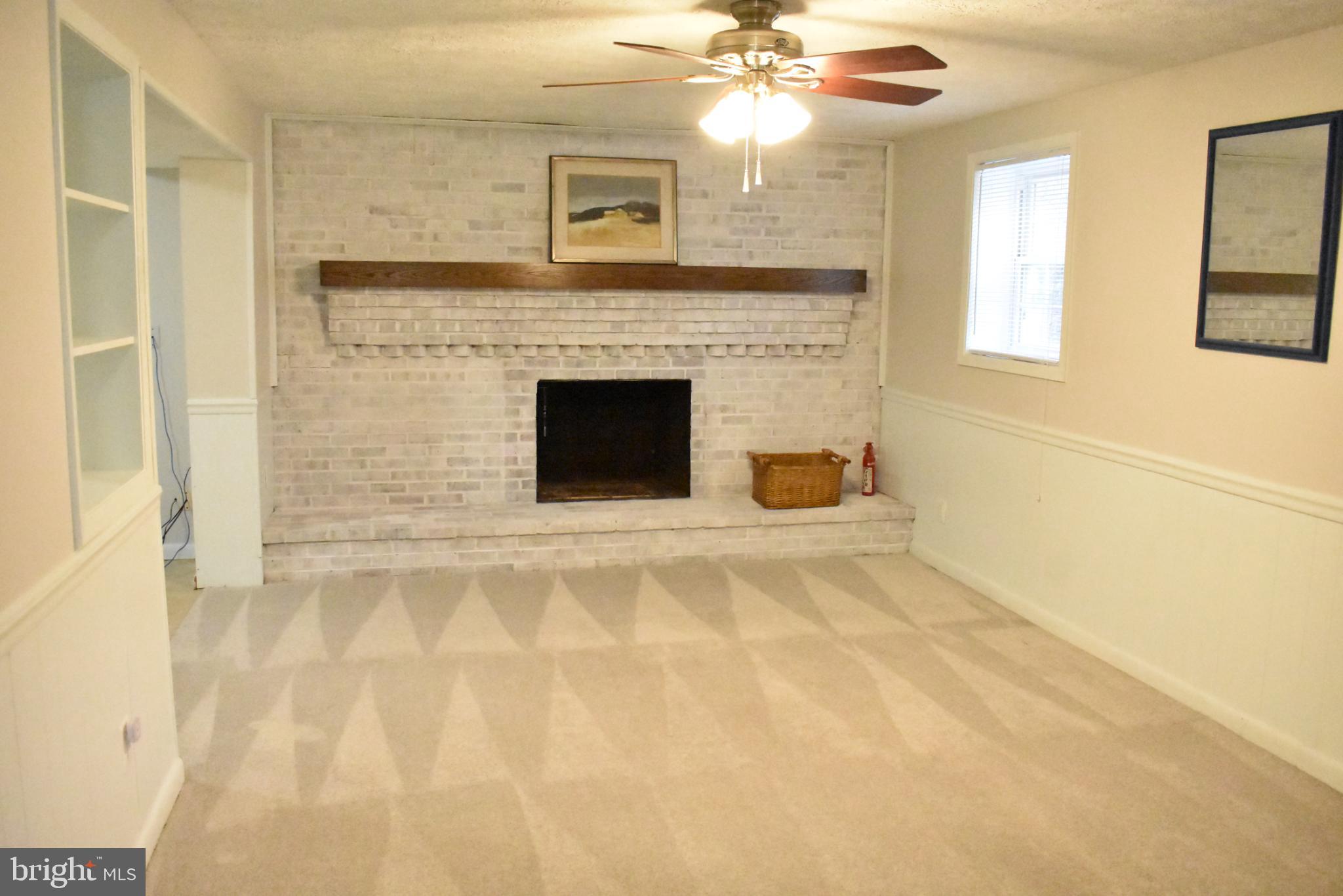 DEVONNE WOODS - Residential Lease