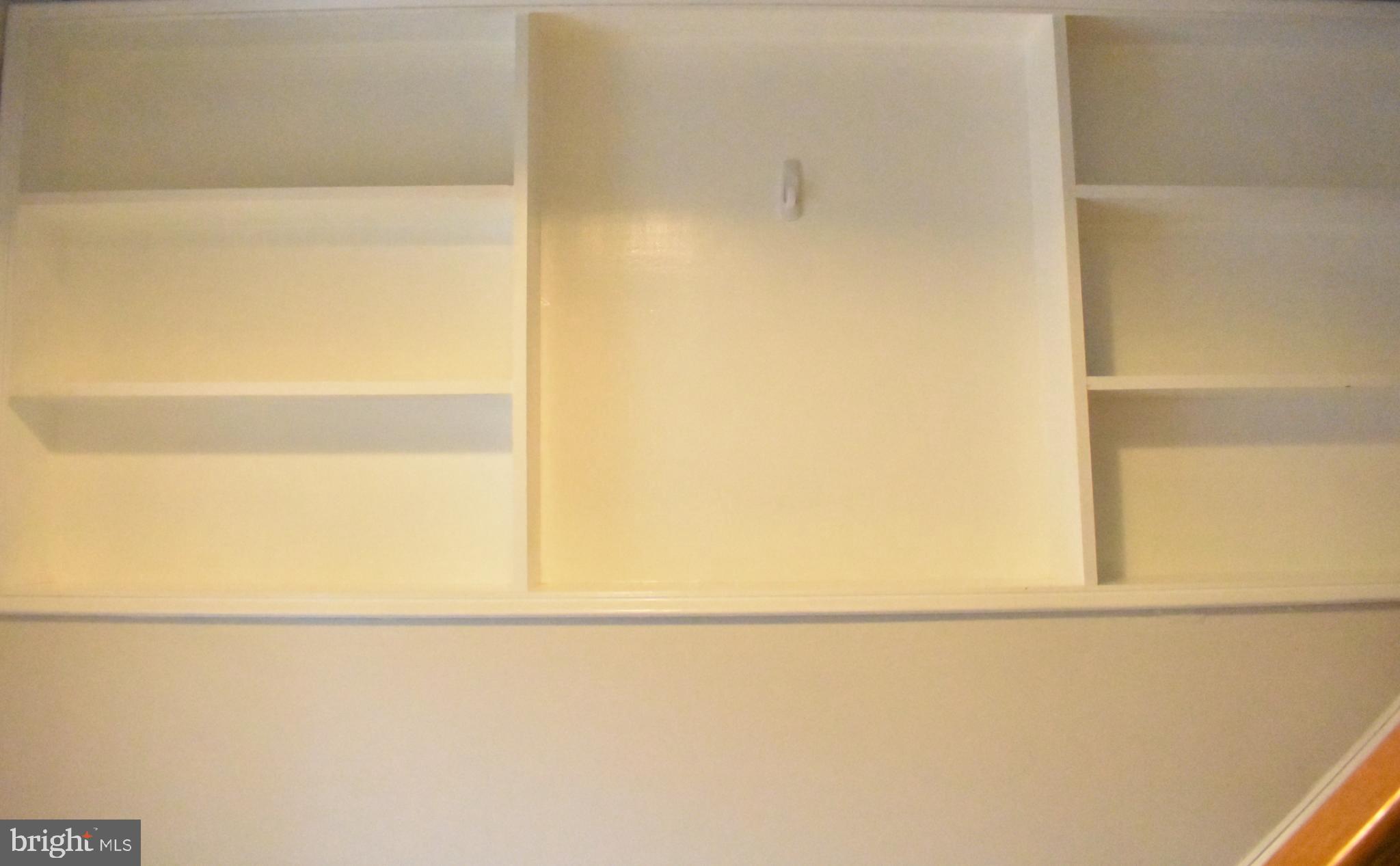 DEVONNE WOODS - Residential Lease