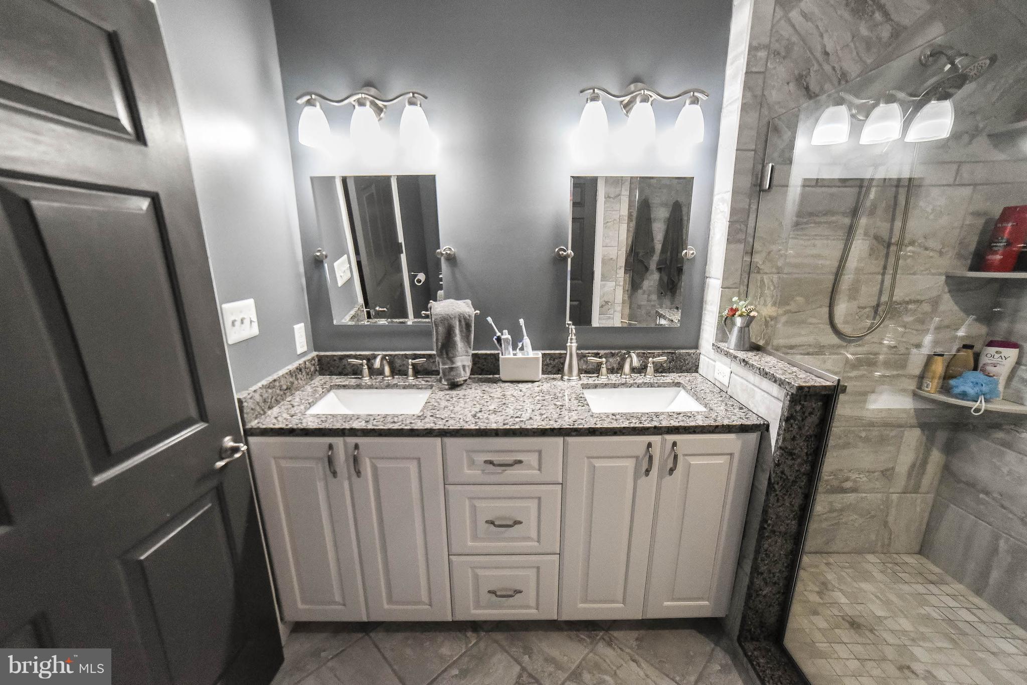 HUNTERS RIDGE - Residential