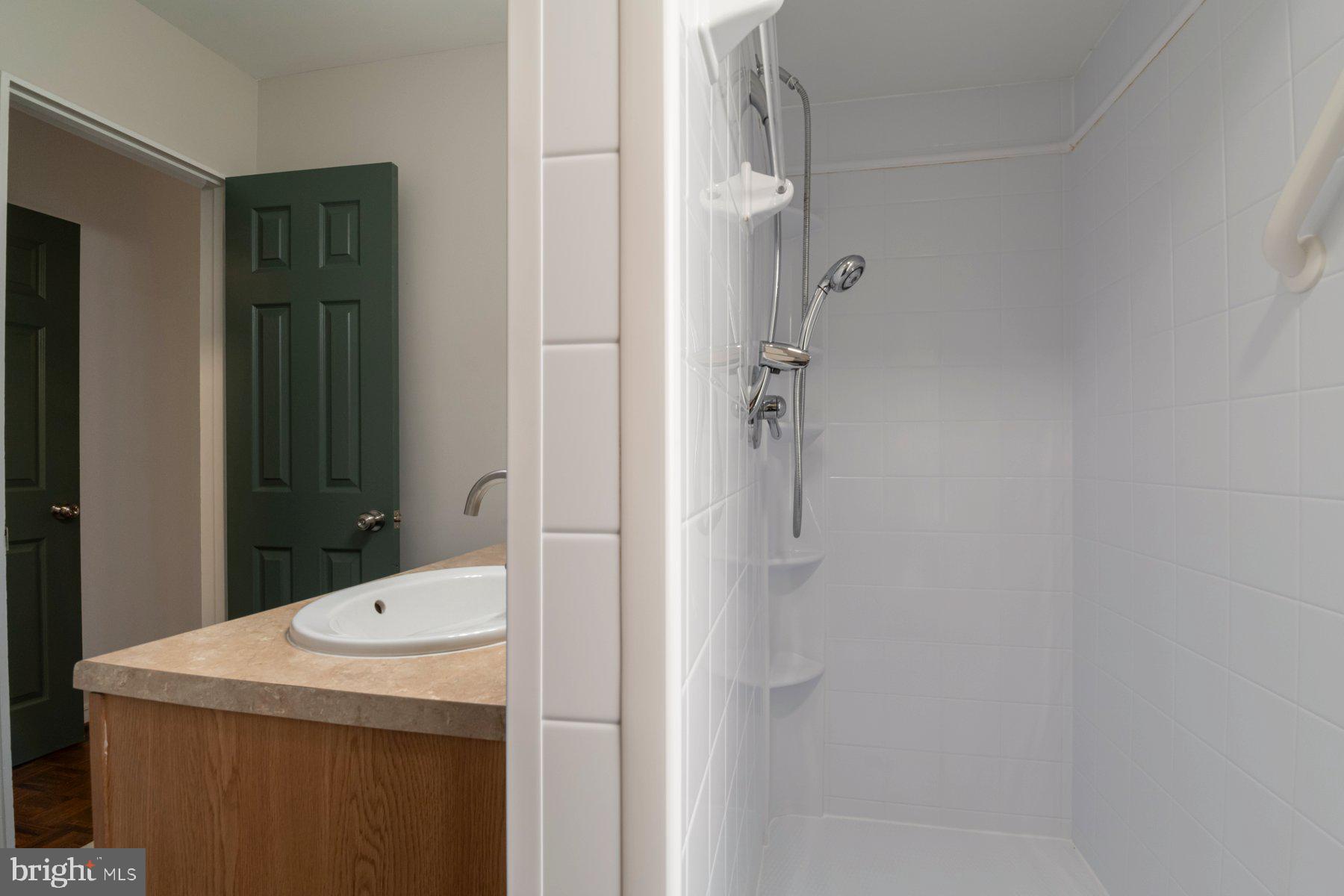 HICKORY RIDGE - Residential Lease