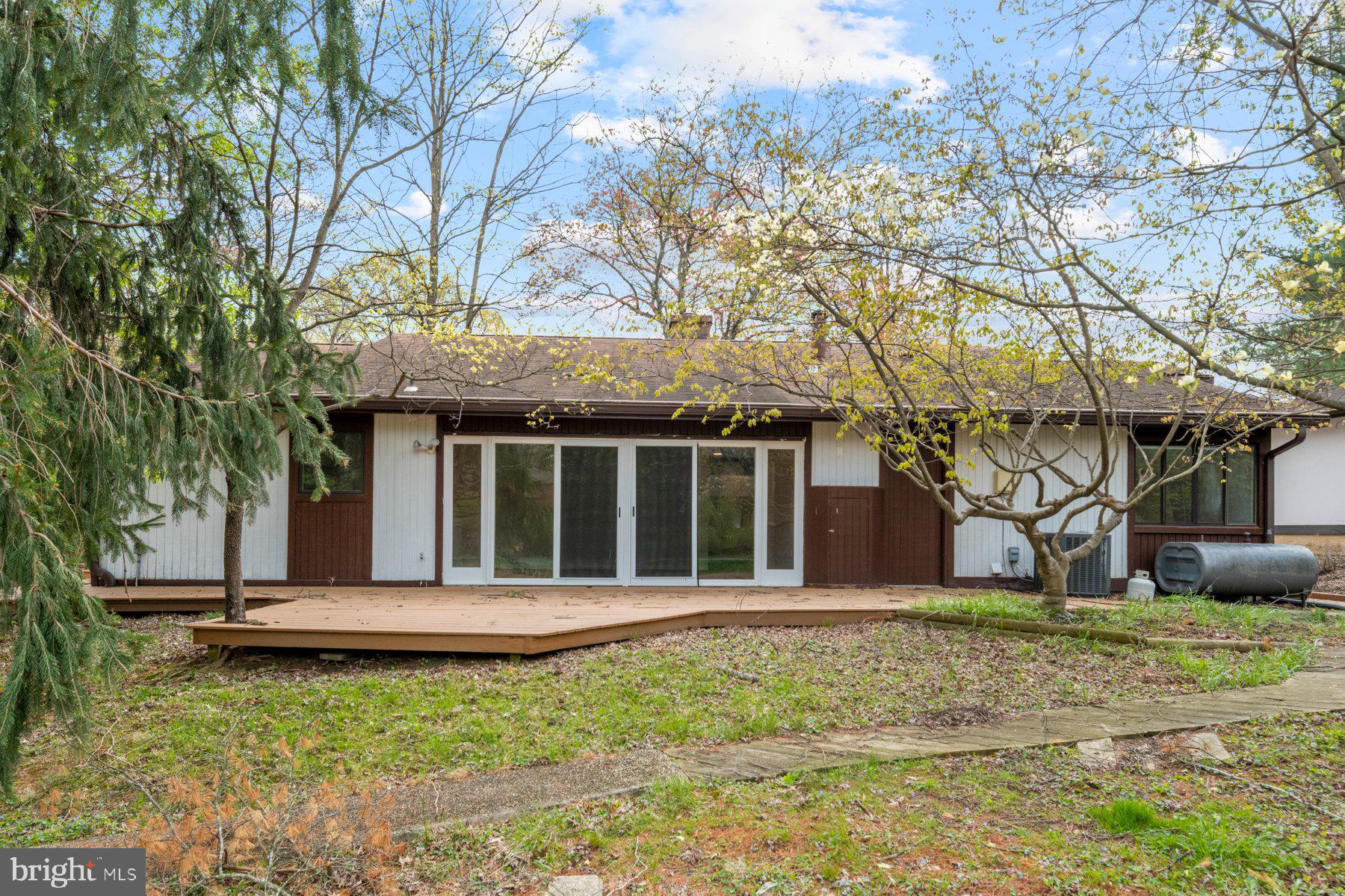 HICKORY RIDGE - Residential Lease