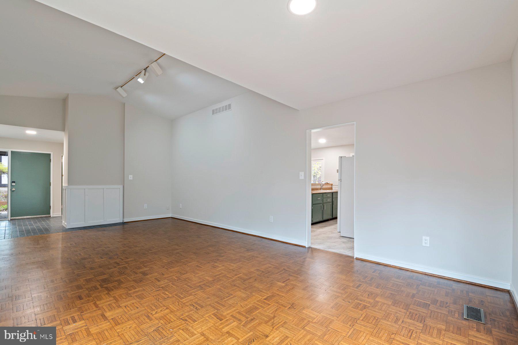 HICKORY RIDGE - Residential Lease