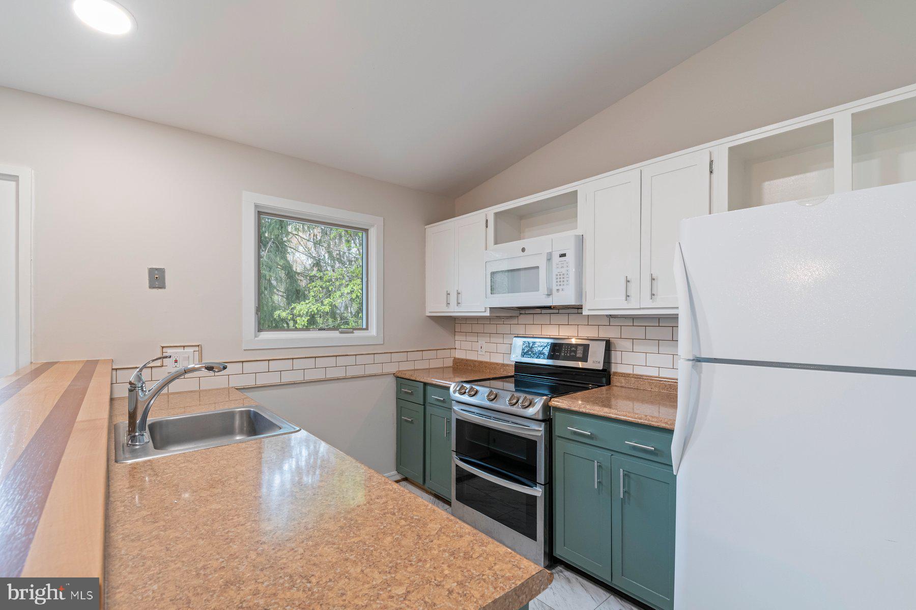 HICKORY RIDGE - Residential Lease