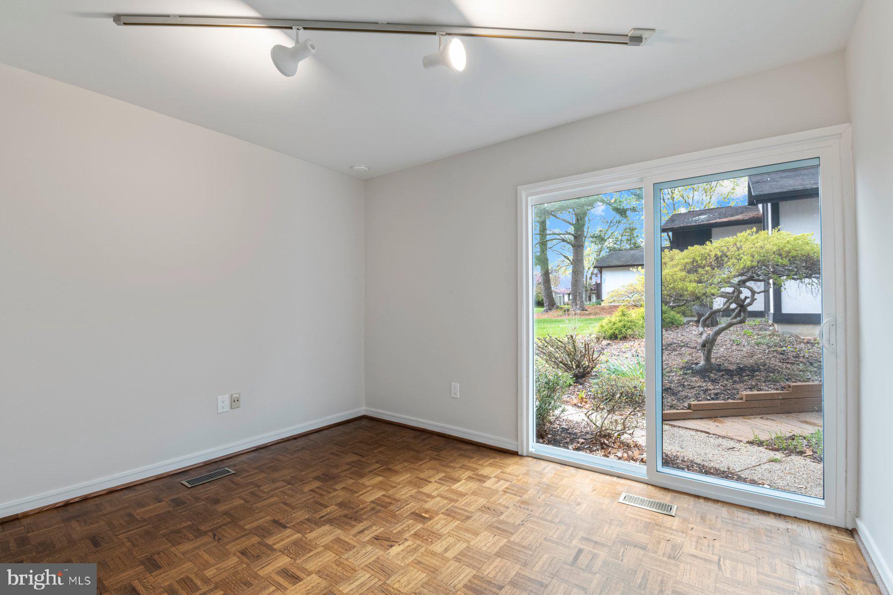 HICKORY RIDGE - Residential Lease