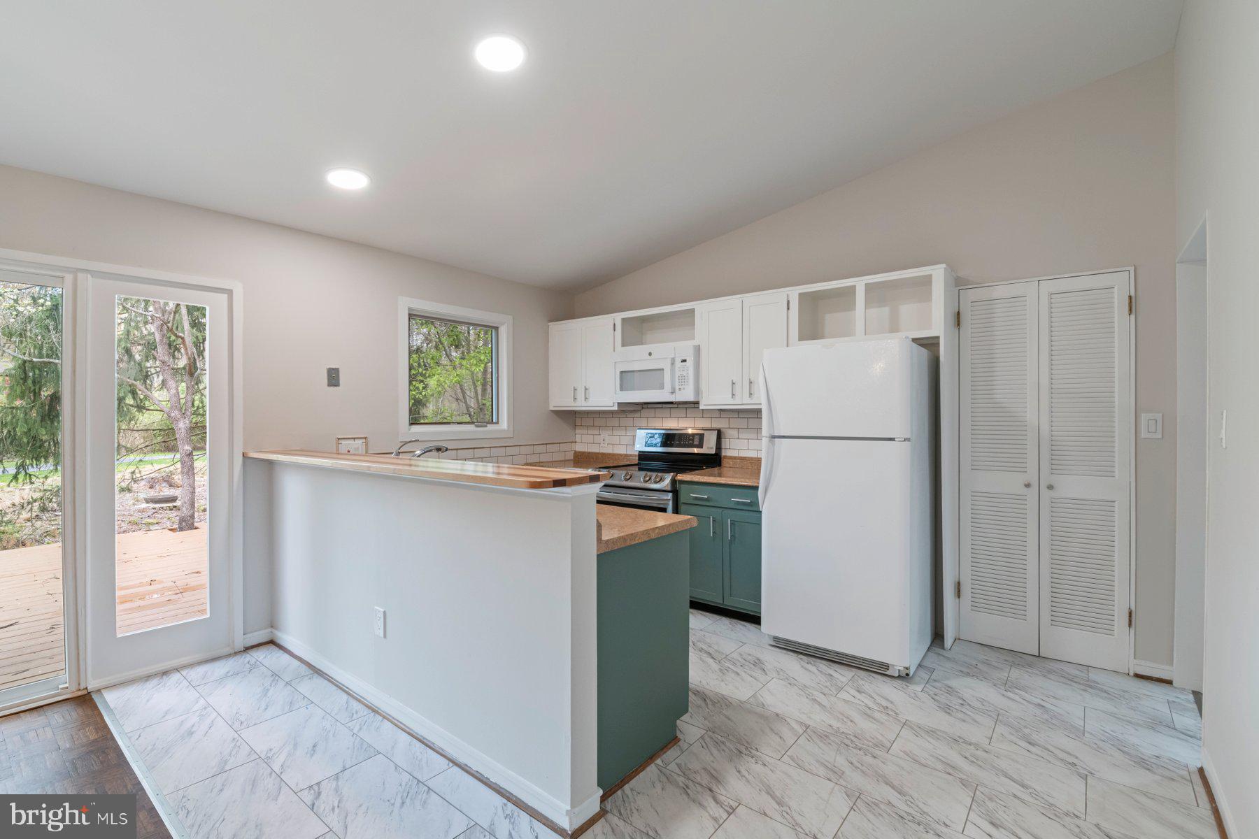 HICKORY RIDGE - Residential Lease