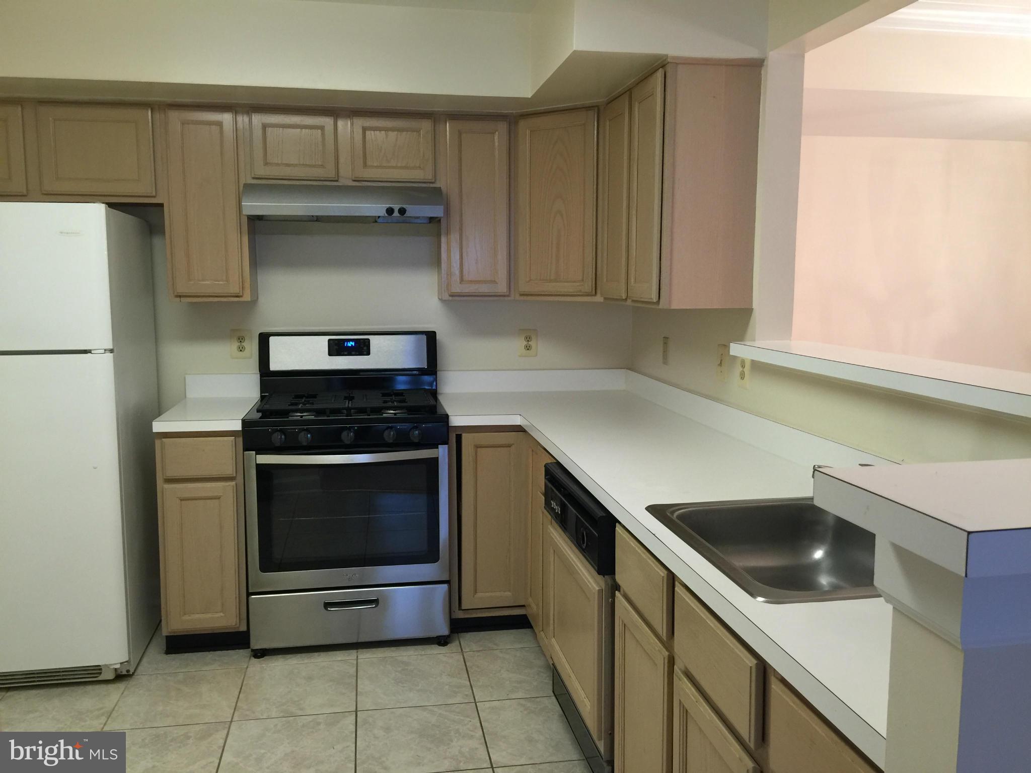 HIGHLAND AT GUNSTON CORNER - Residential Lease