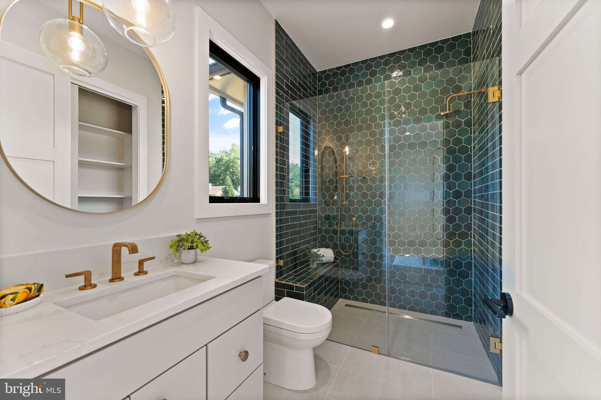 VIENNA WOODS - Residential