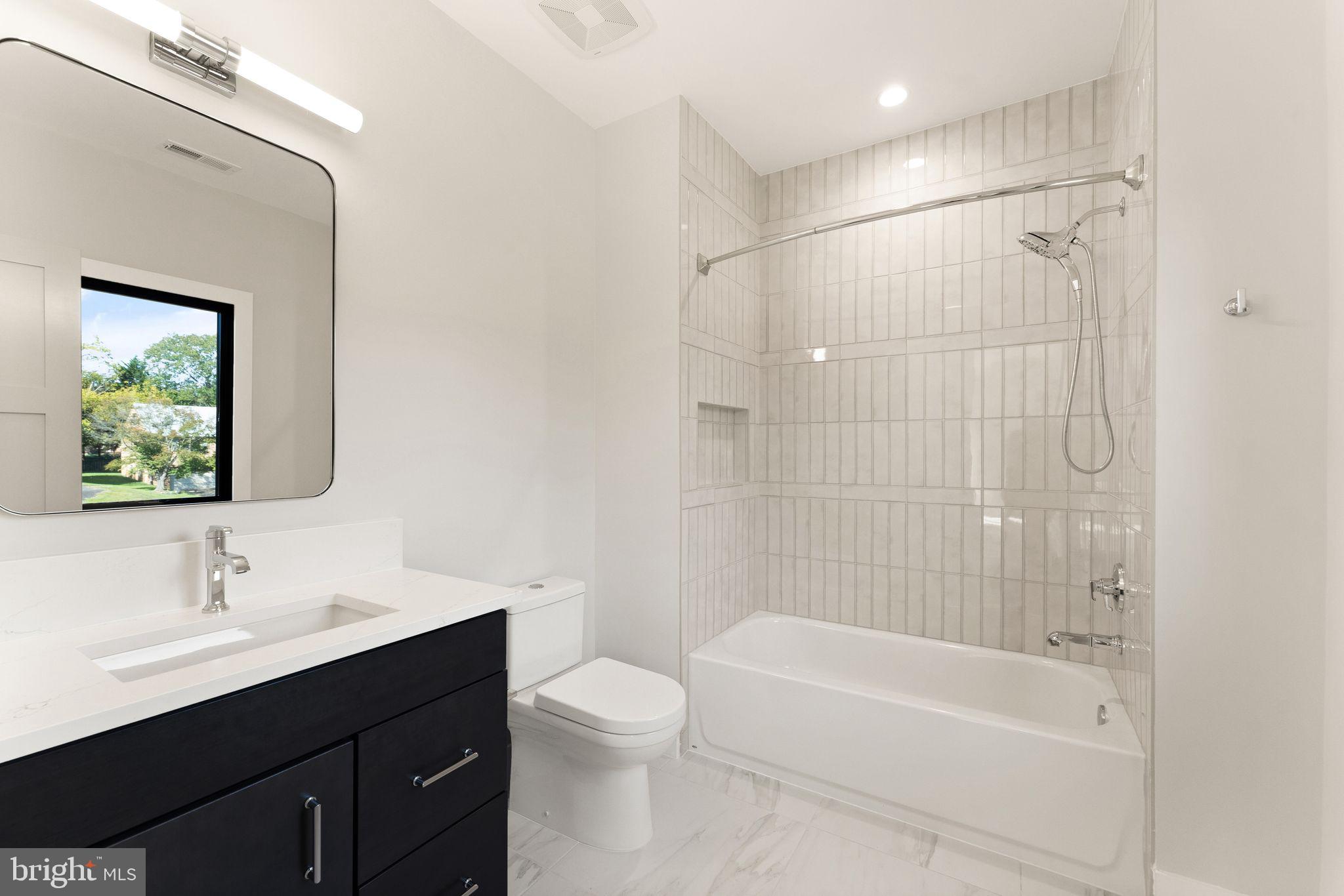 VIENNA WOODS - Residential