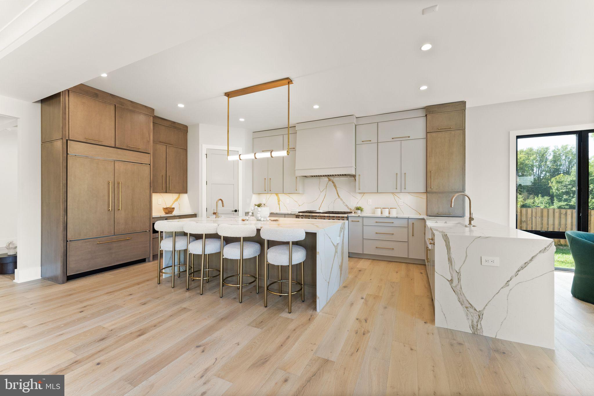 VIENNA WOODS - Residential