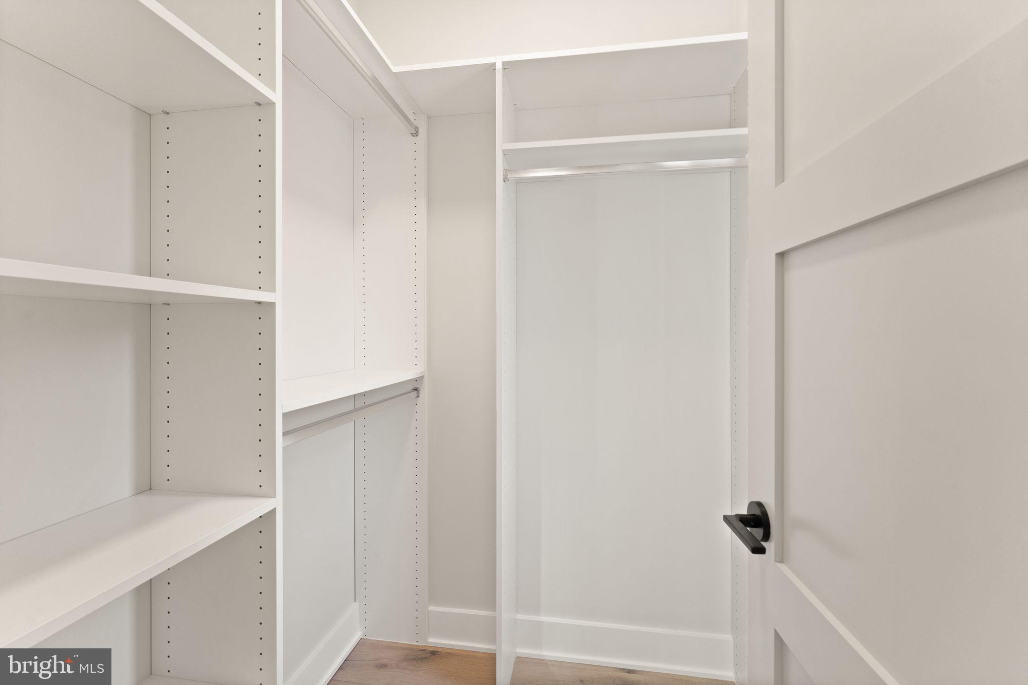 VIENNA WOODS - Residential