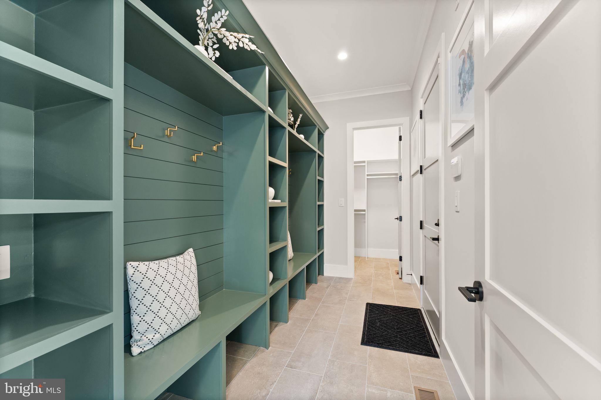 VIENNA WOODS - Residential