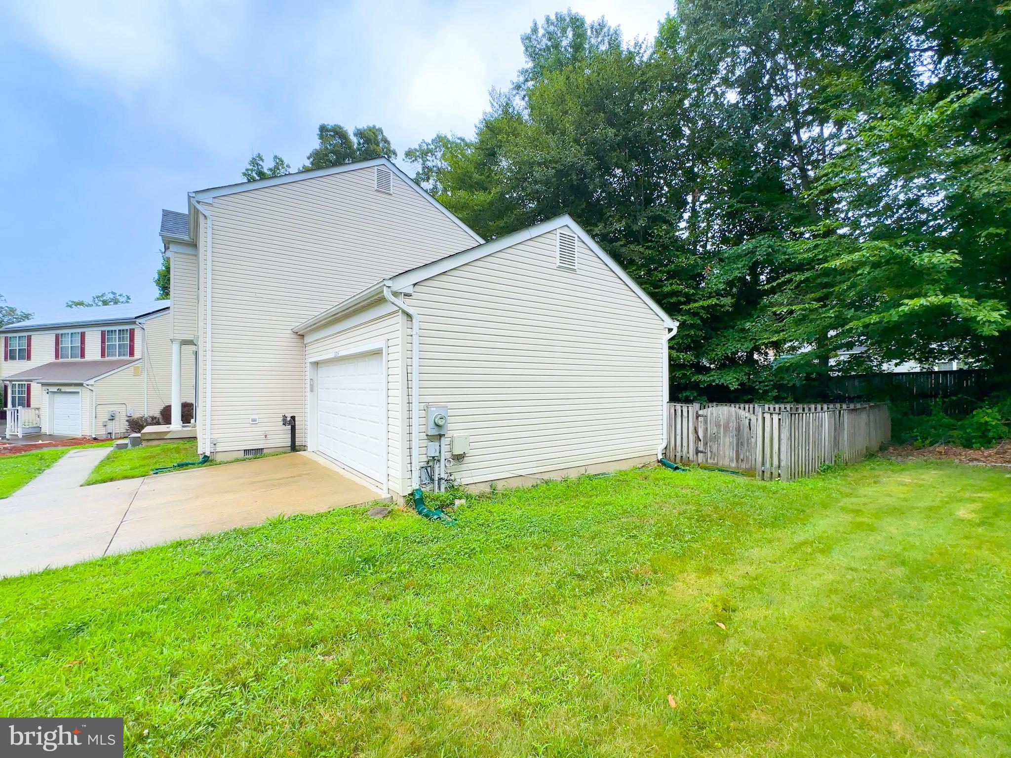 OXFORD OAKS - Residential Lease