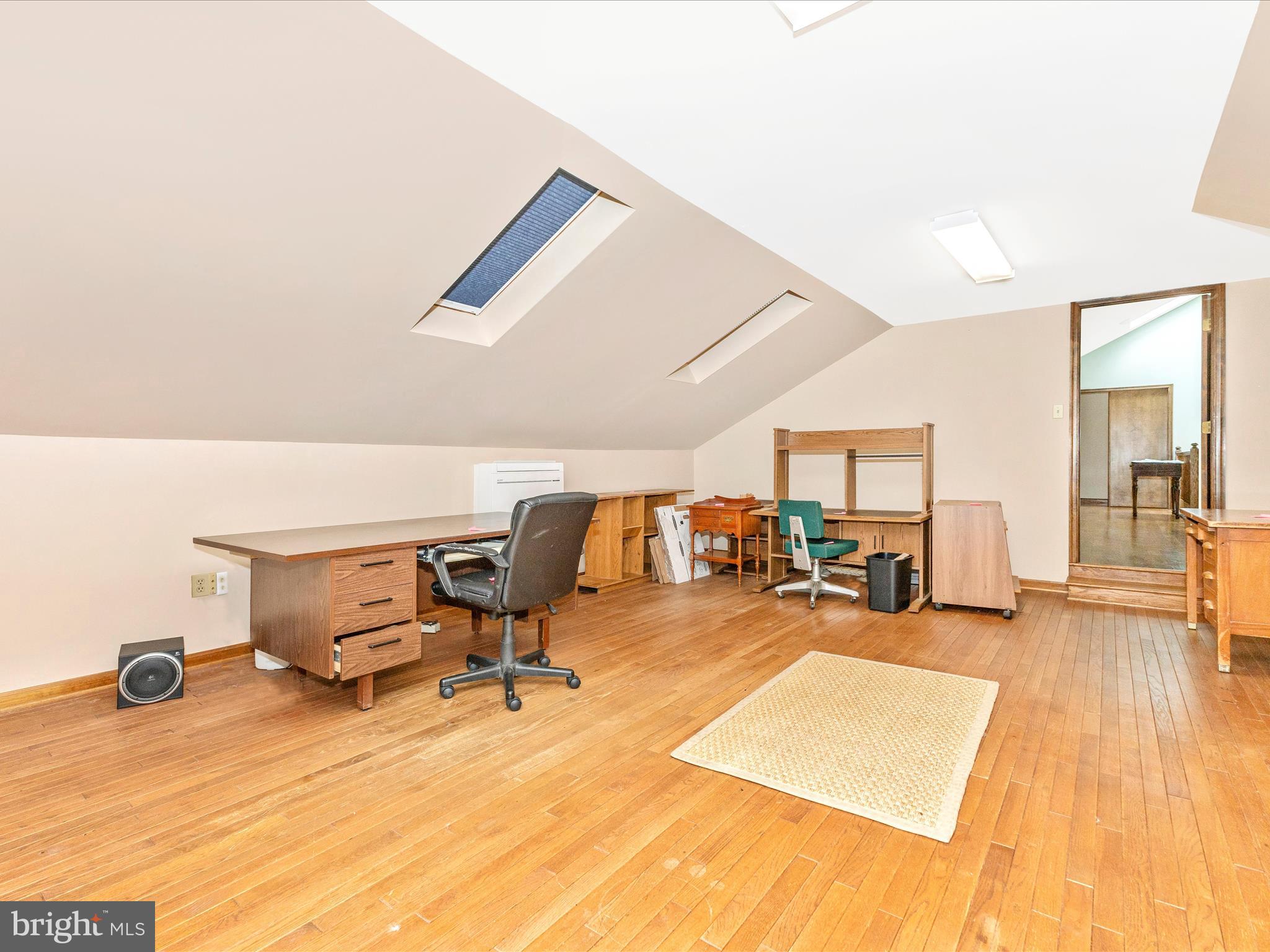 SCOUTS KNOLL - Residential