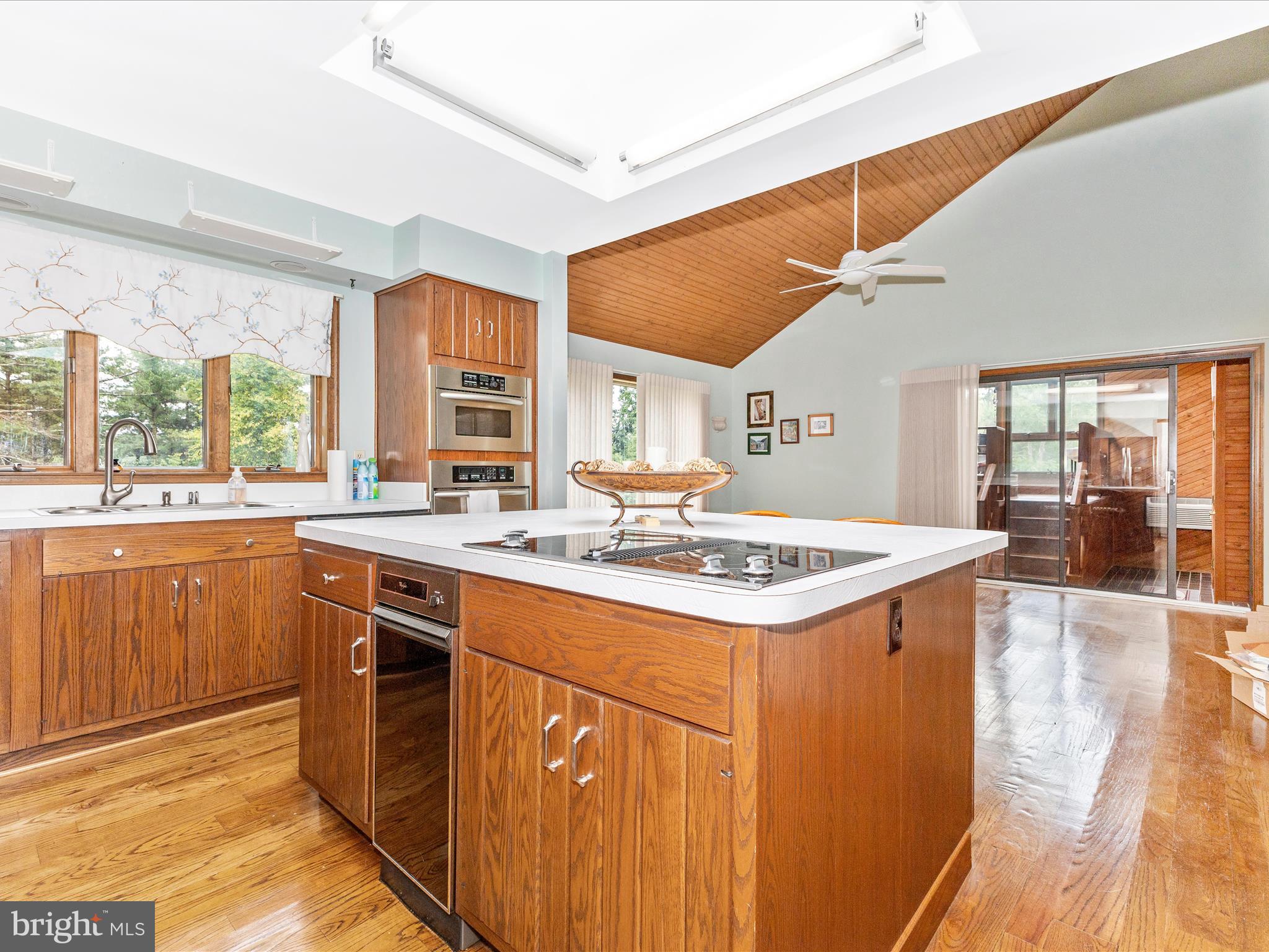 SCOUTS KNOLL - Residential