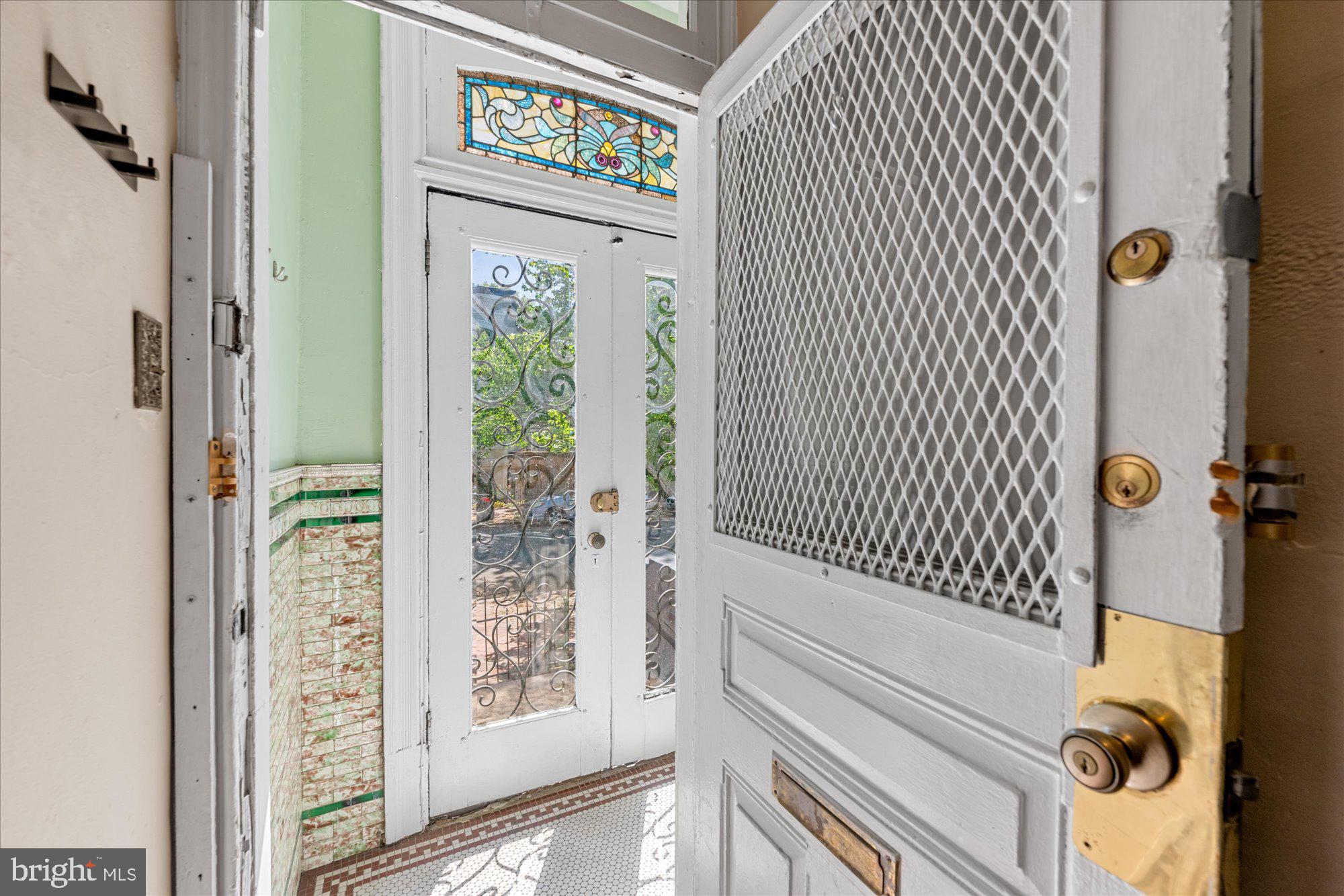 14 10TH STREET NE