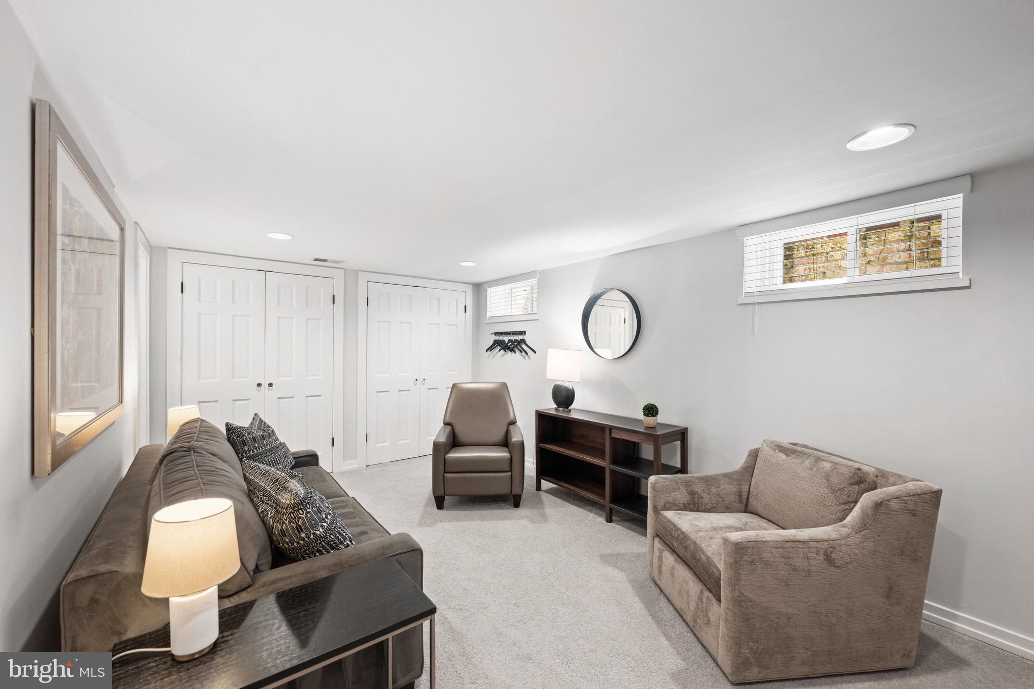 CHEVY CHASE - Residential