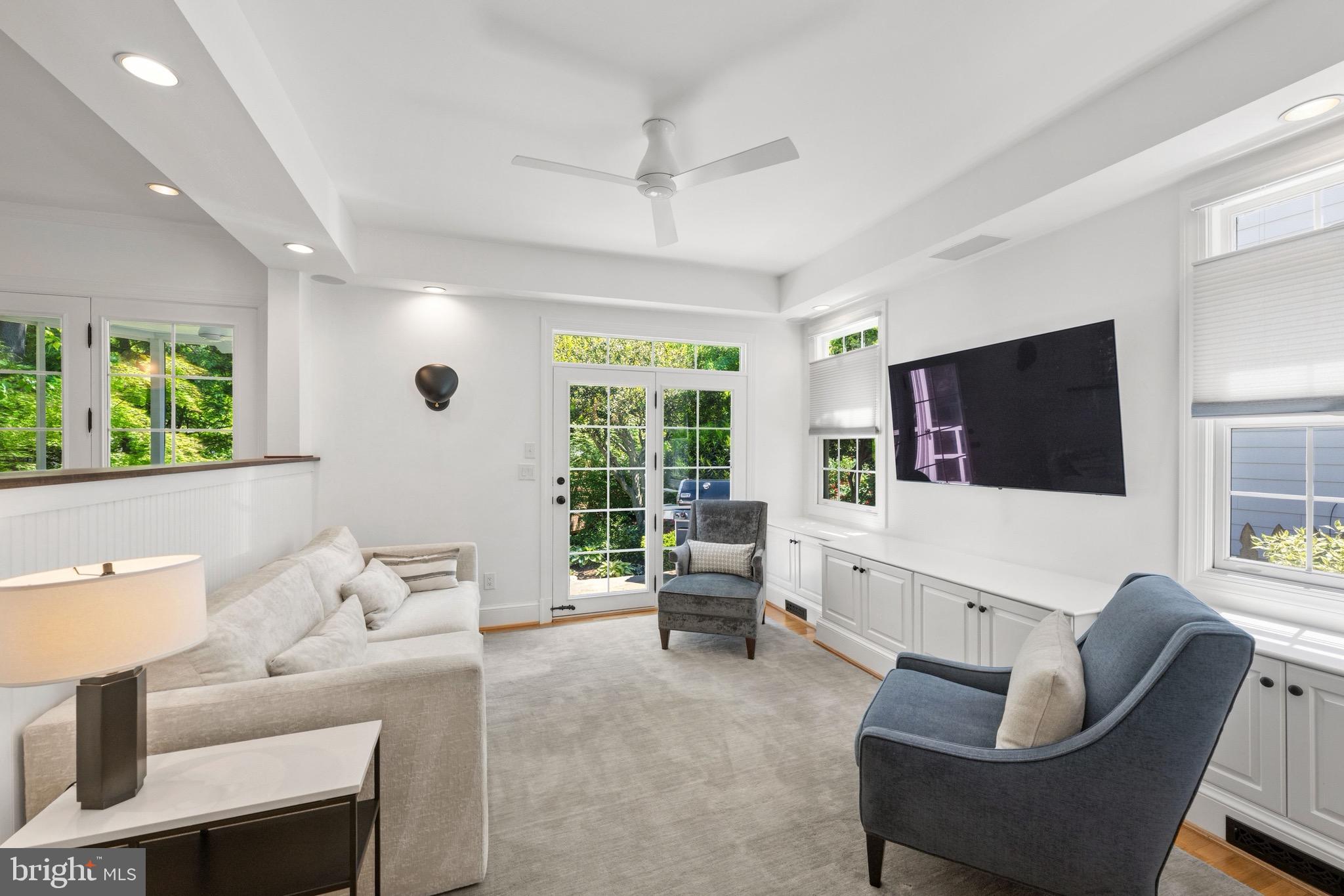 CHEVY CHASE - Residential