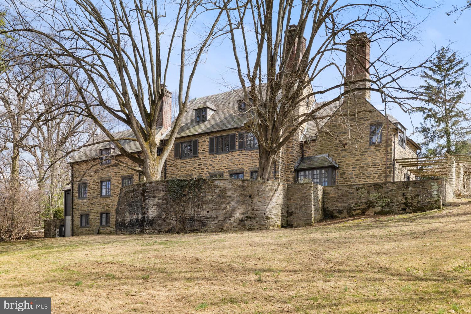 CHESTNUT HILL - Residential