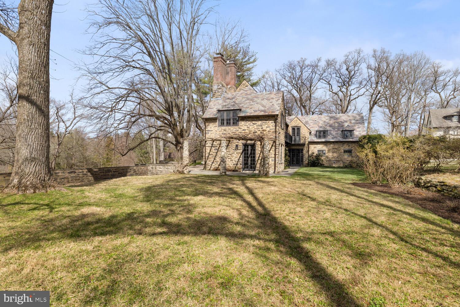 CHESTNUT HILL - Residential