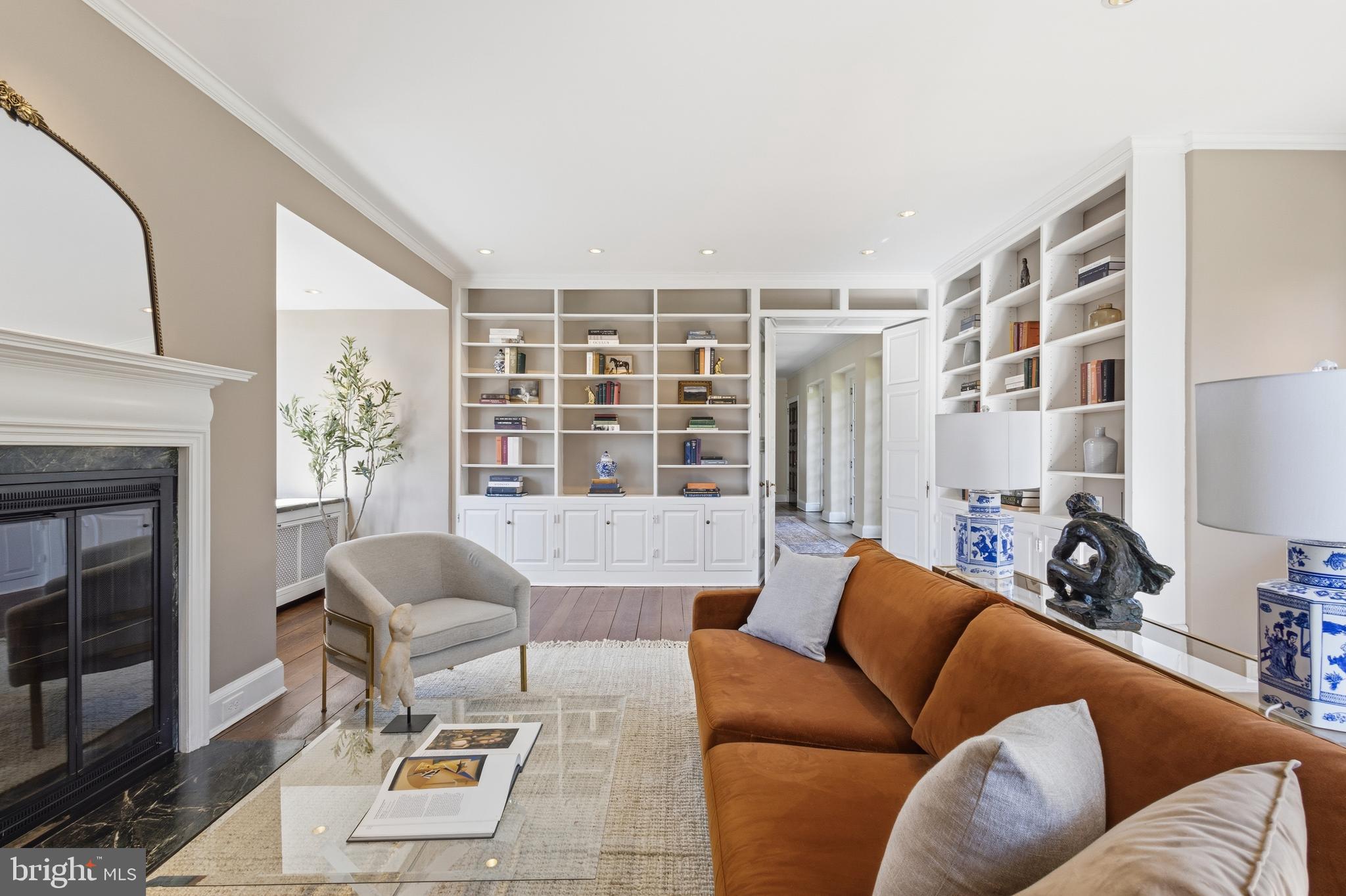 CHESTNUT HILL - Residential