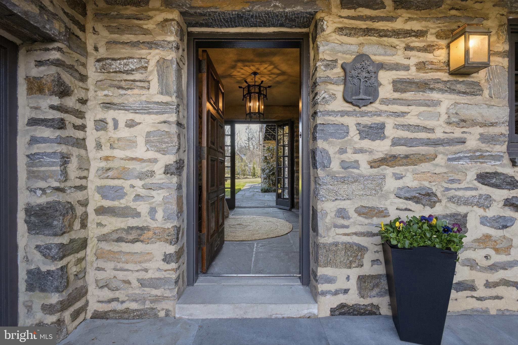 CHESTNUT HILL - Residential