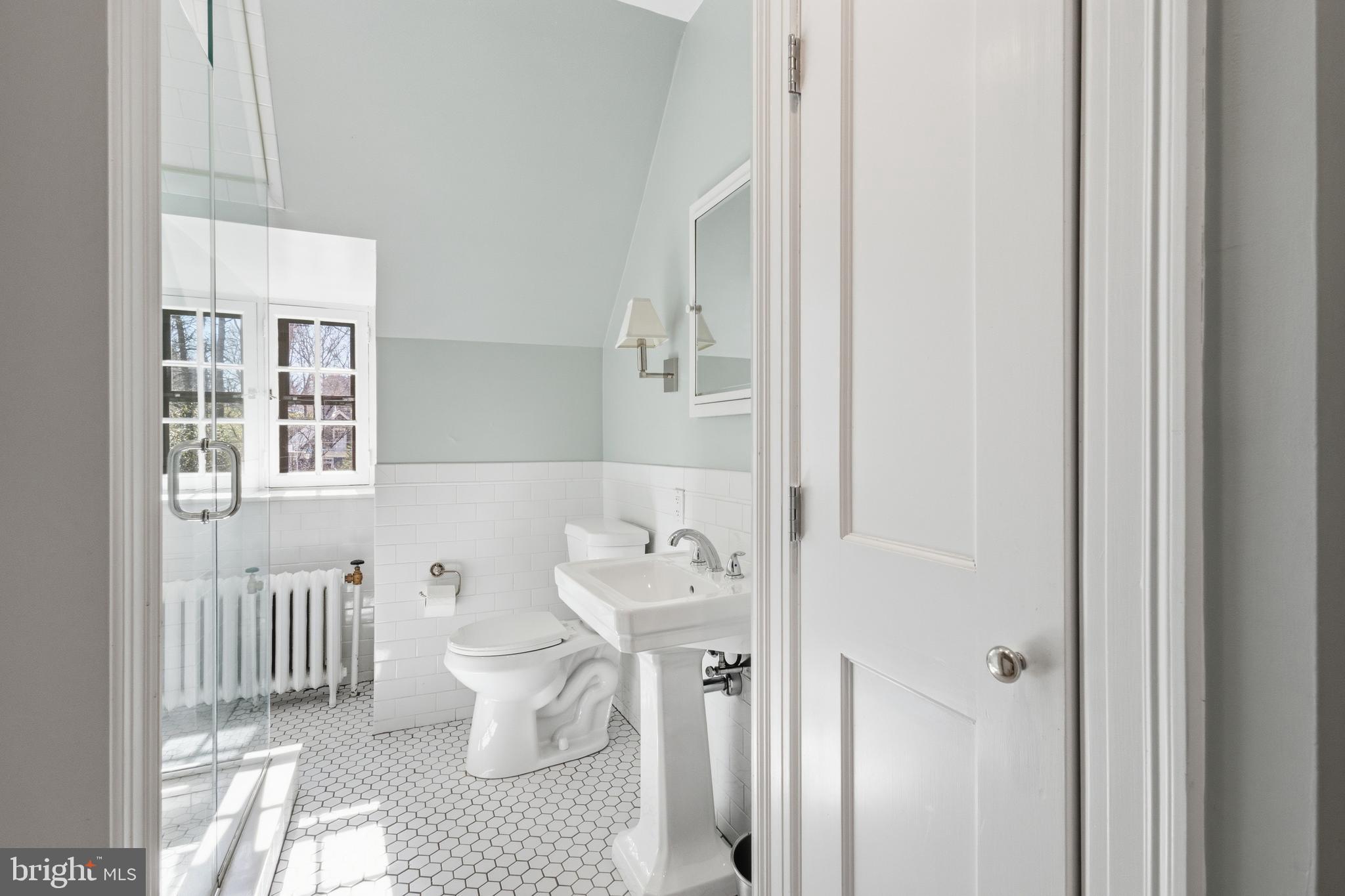 CHESTNUT HILL - Residential