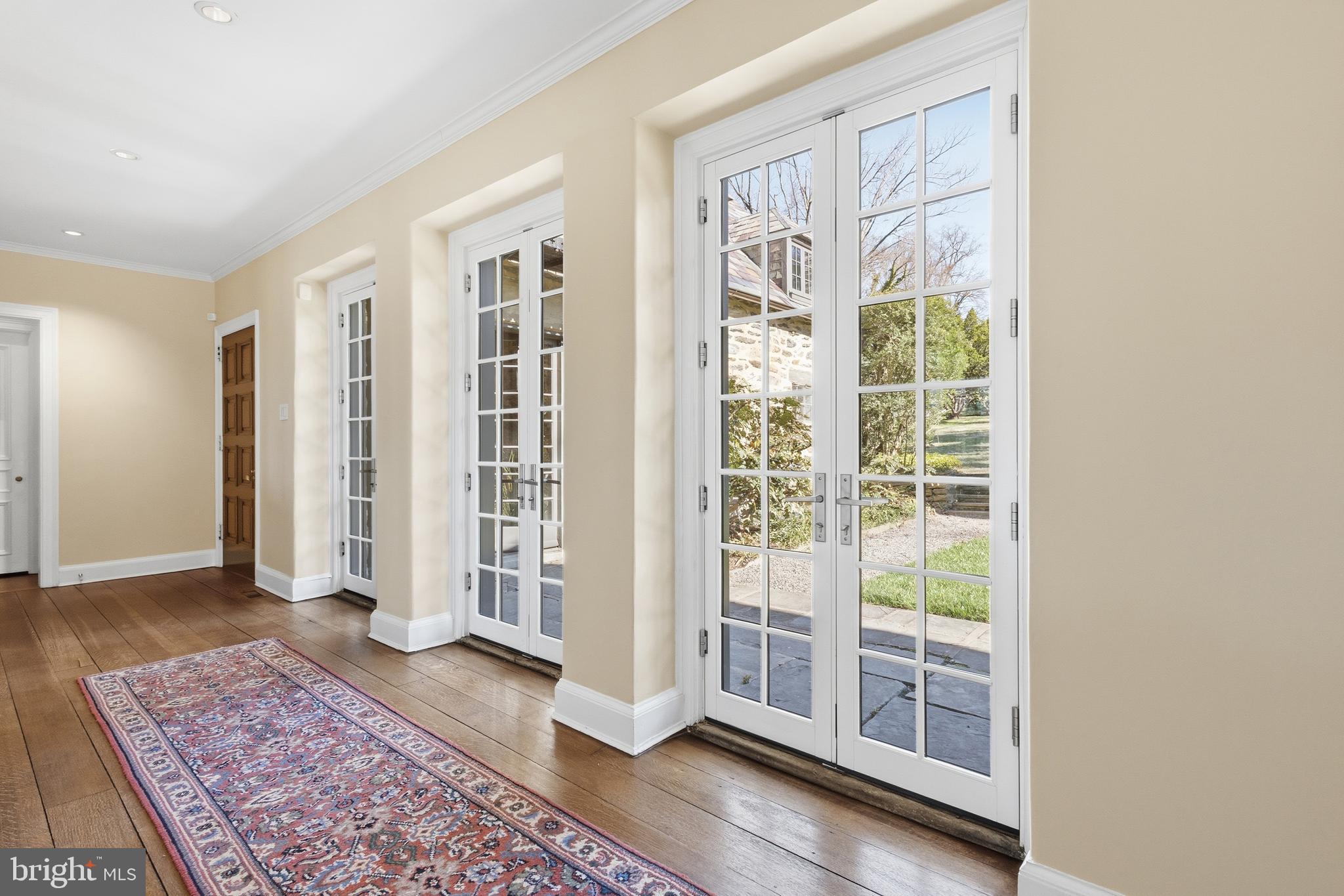 CHESTNUT HILL - Residential