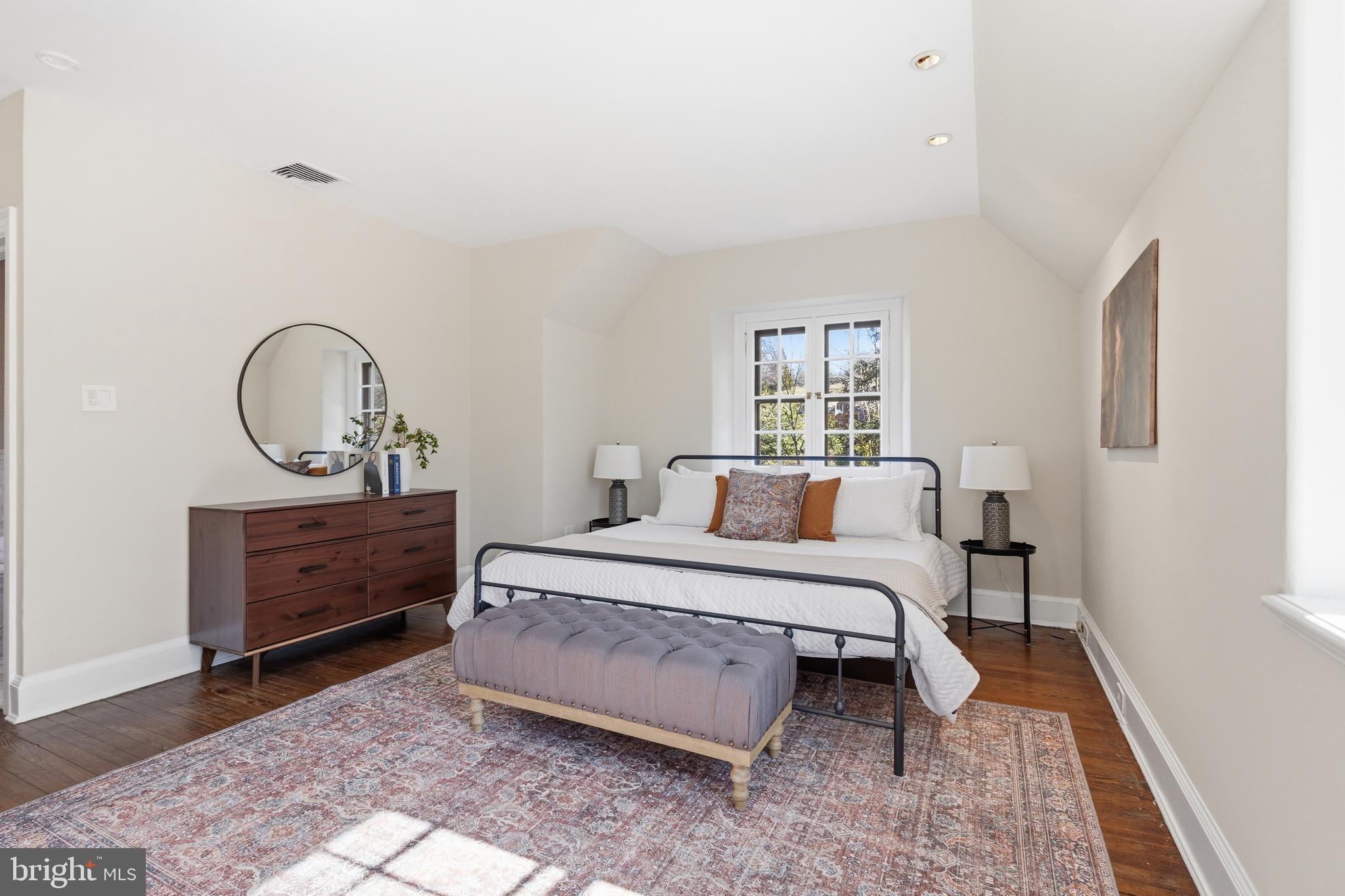 CHESTNUT HILL - Residential