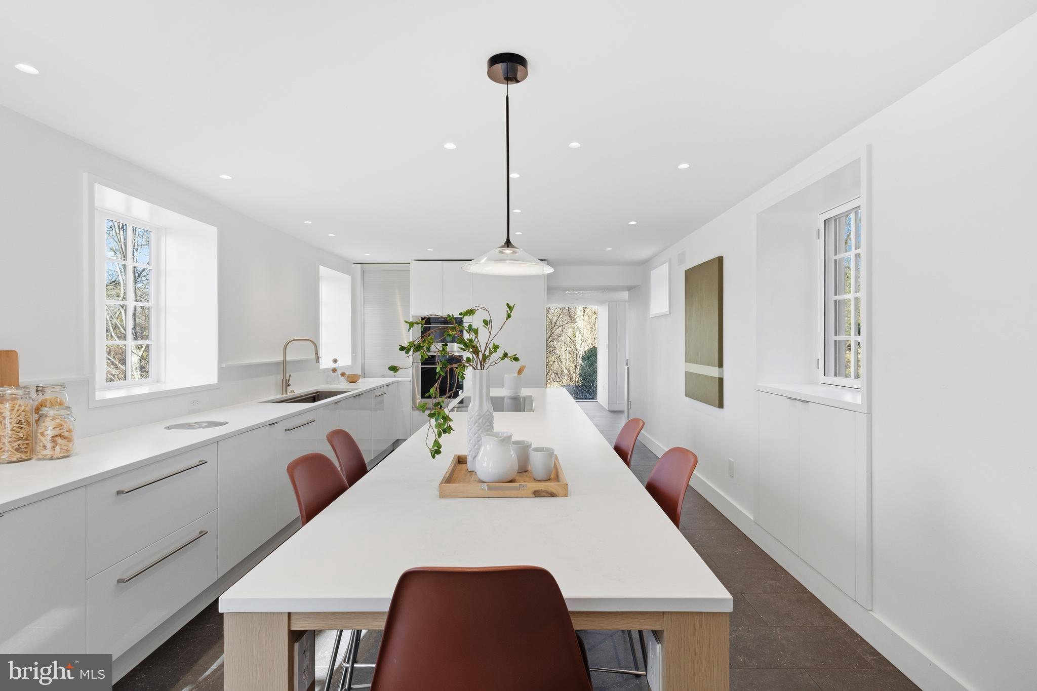 CHESTNUT HILL - Residential