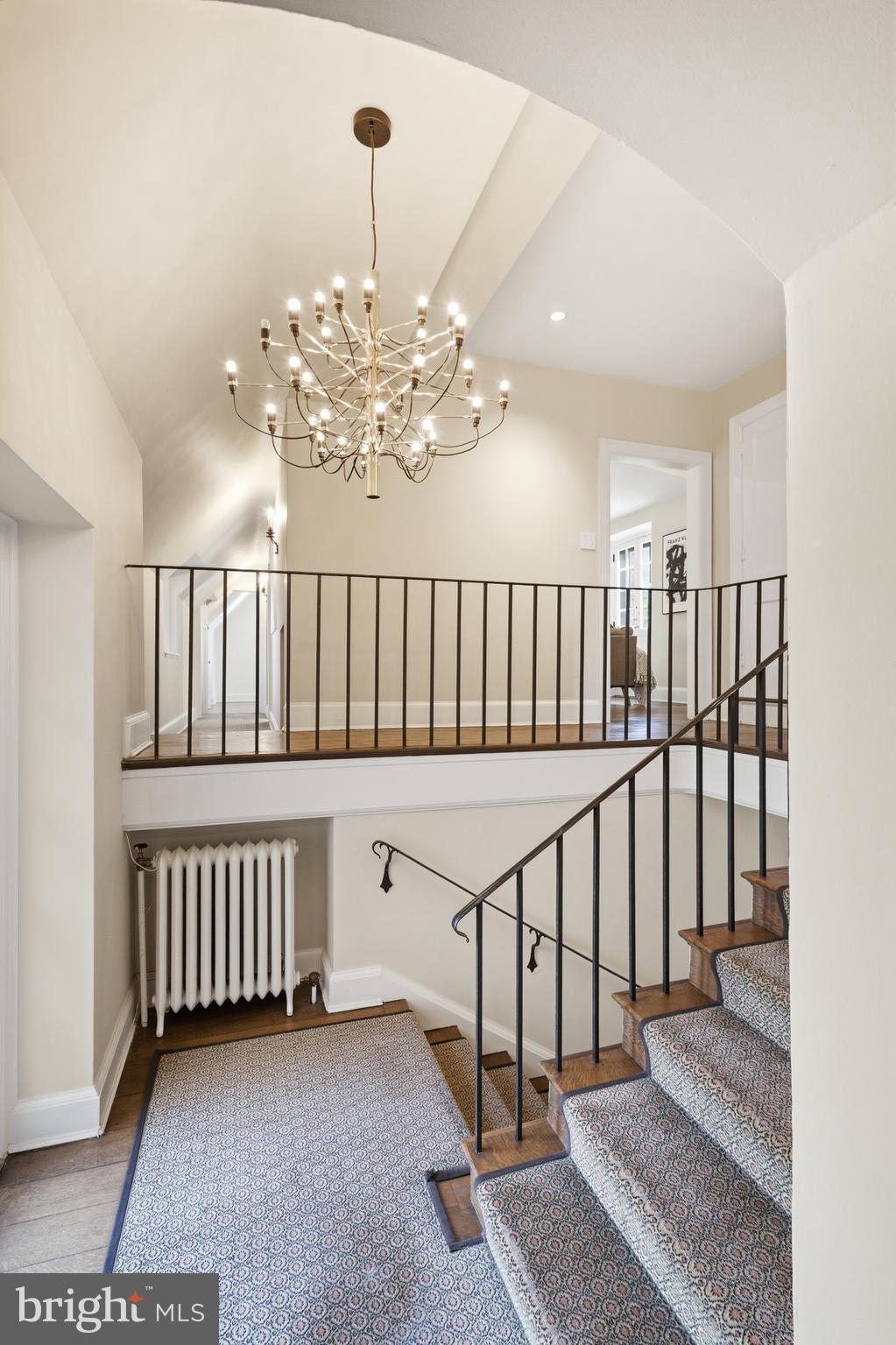 CHESTNUT HILL - Residential