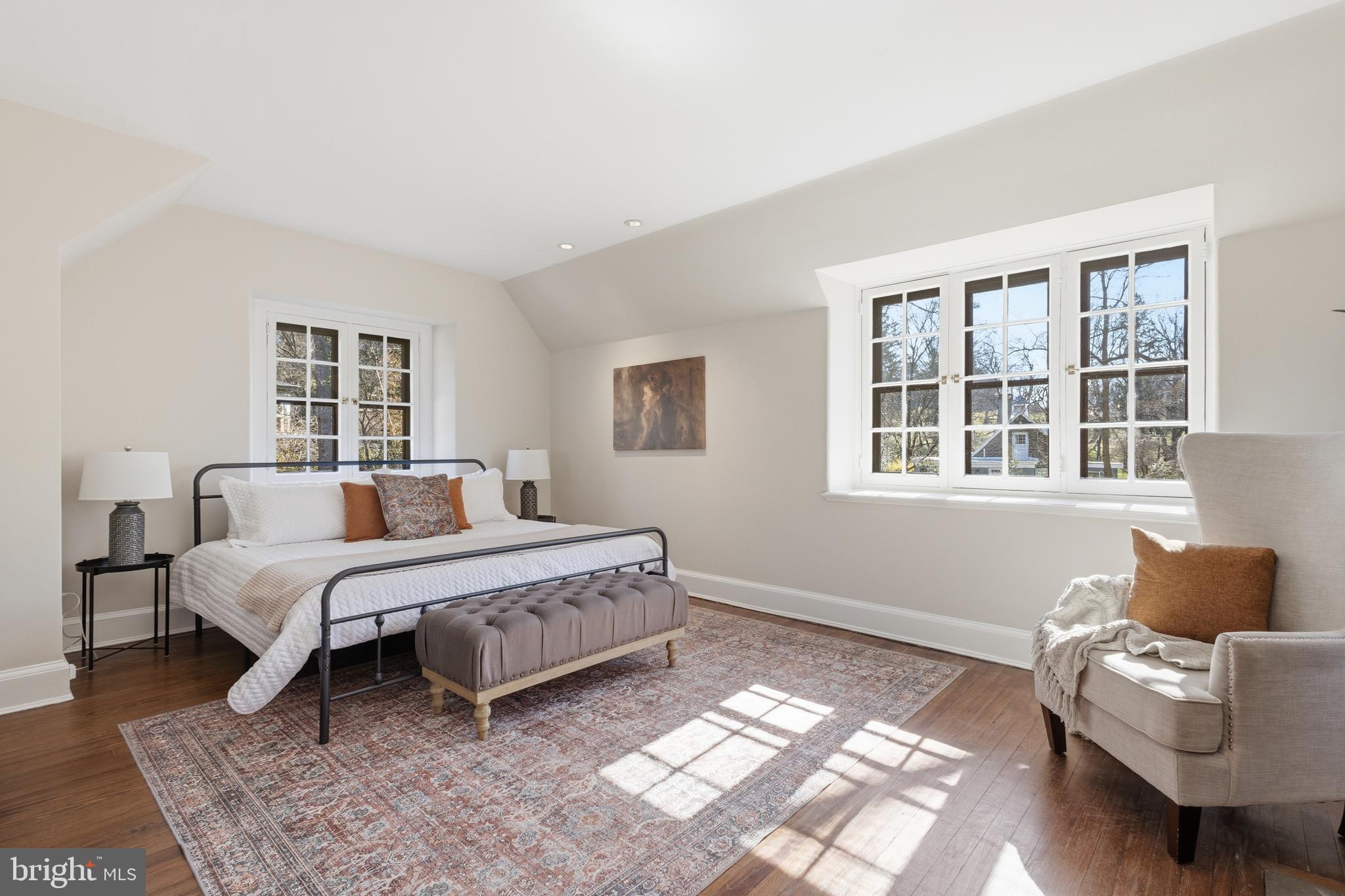 CHESTNUT HILL - Residential