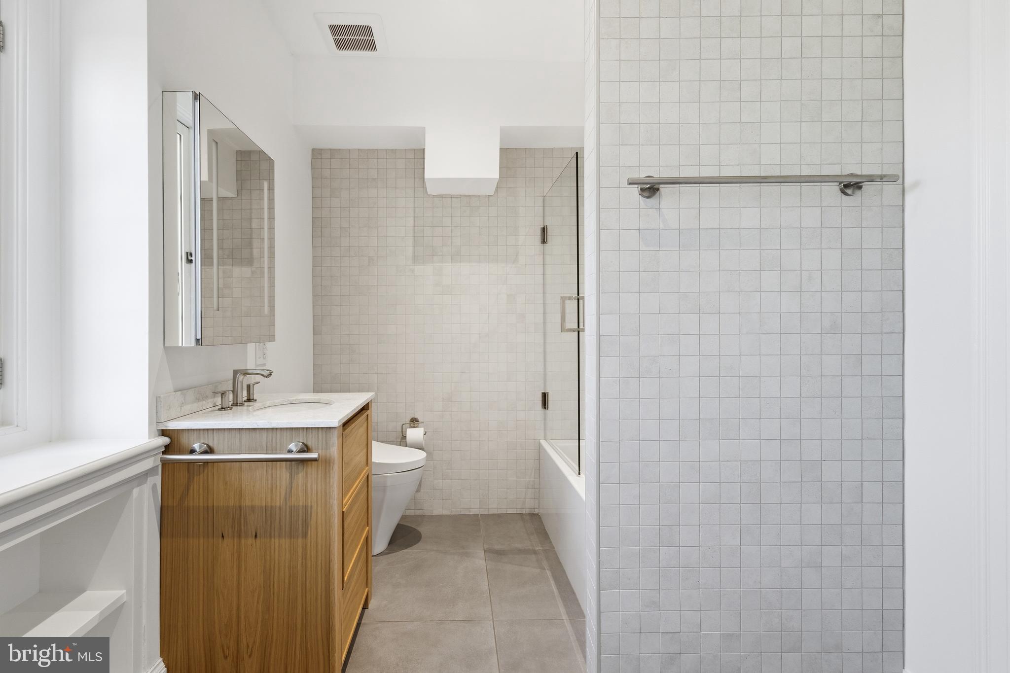 CHESTNUT HILL - Residential