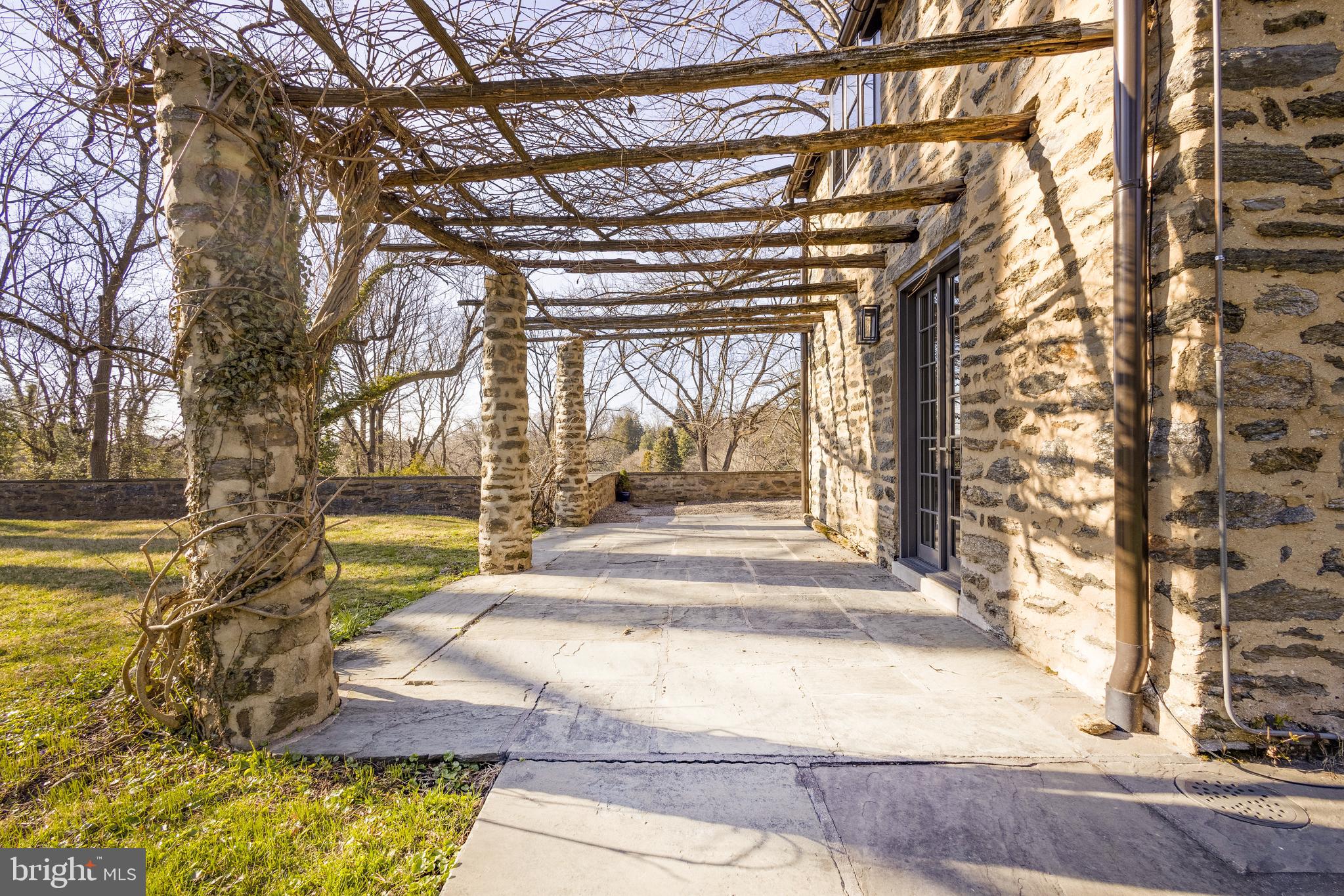 CHESTNUT HILL - Residential