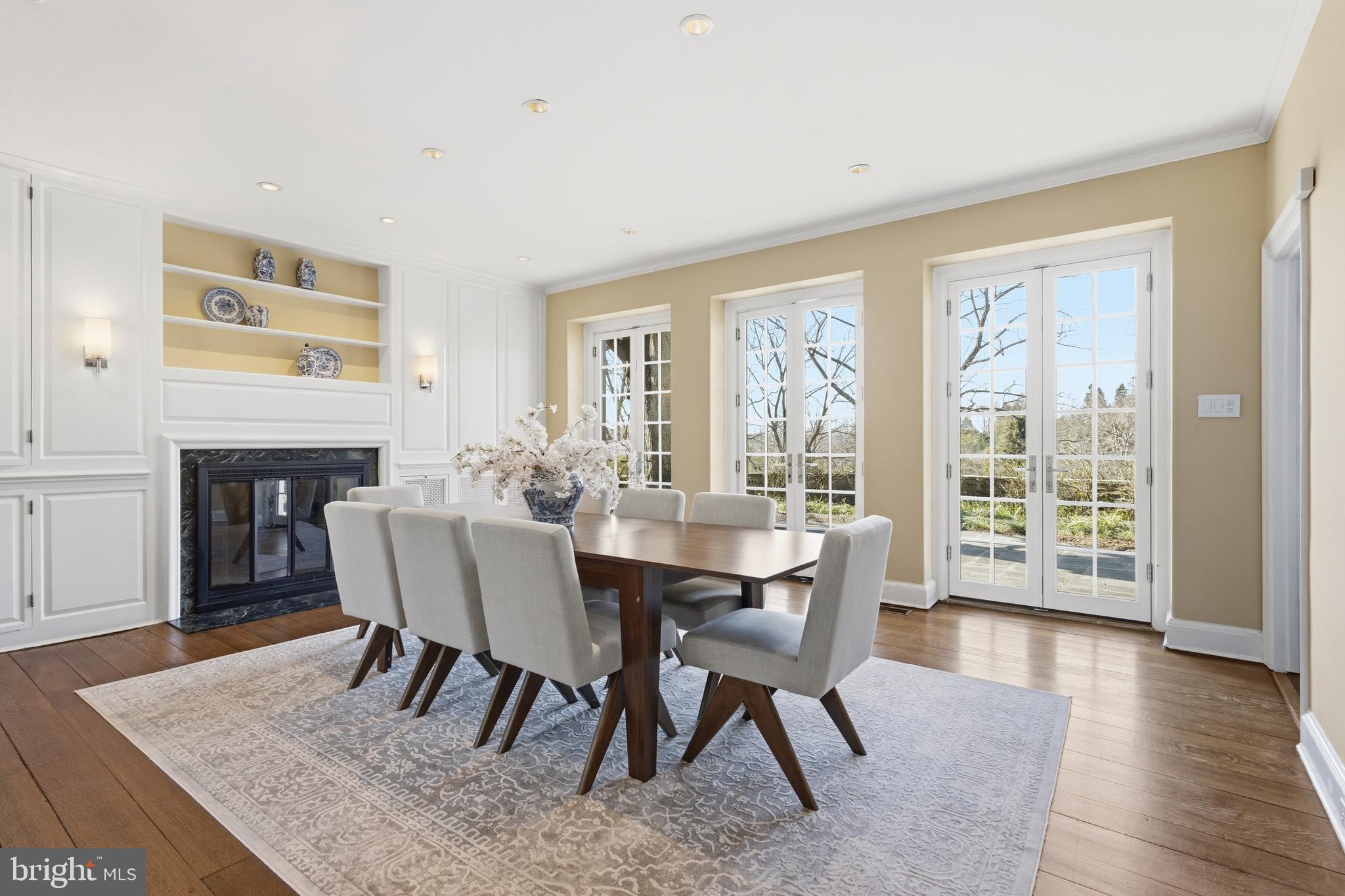 CHESTNUT HILL - Residential