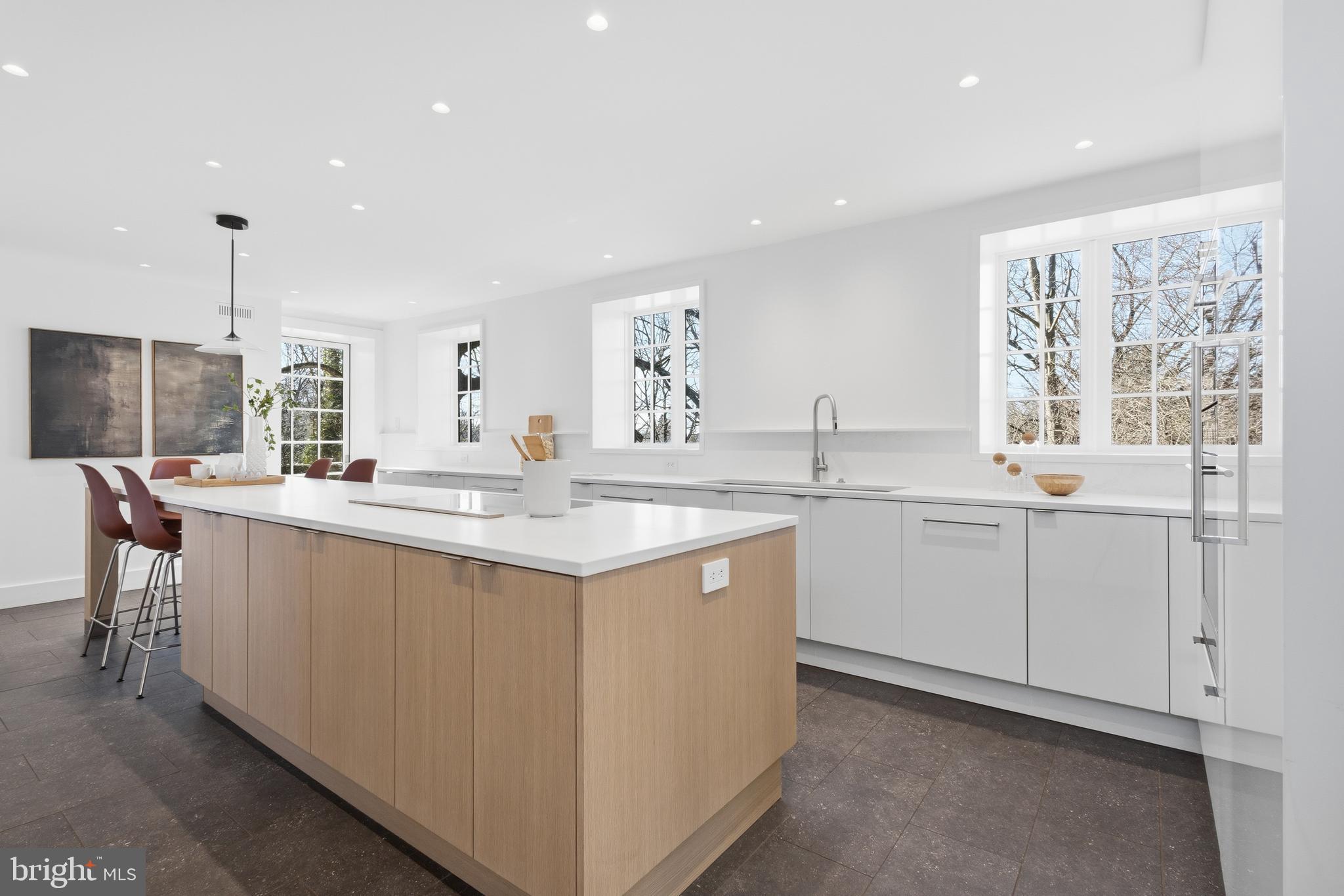 CHESTNUT HILL - Residential