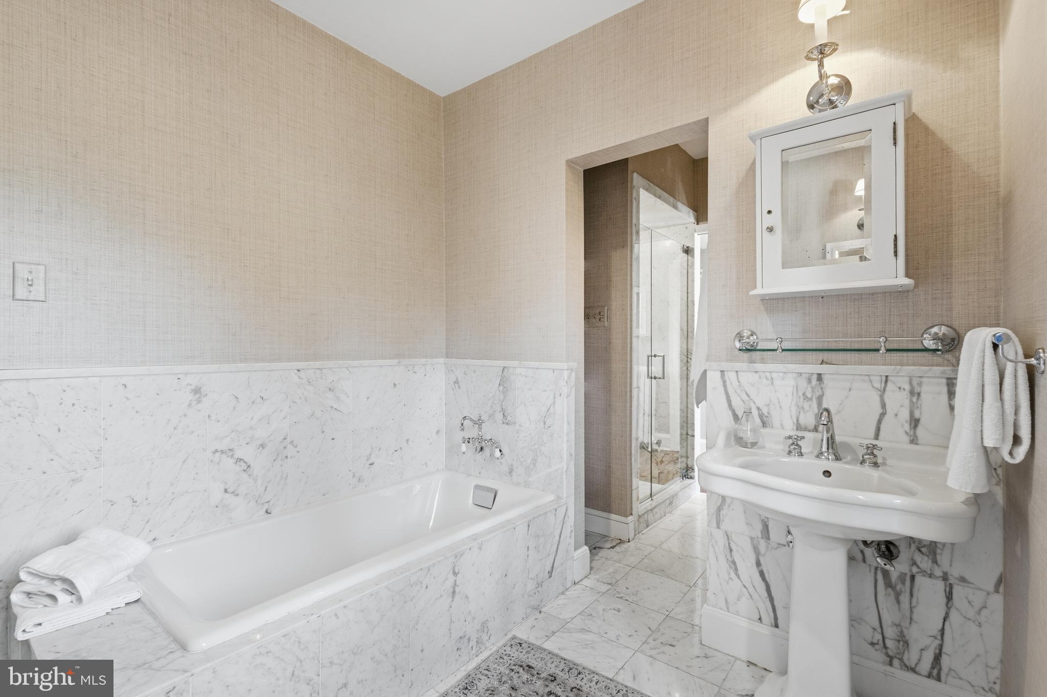 CHESTNUT HILL - Residential