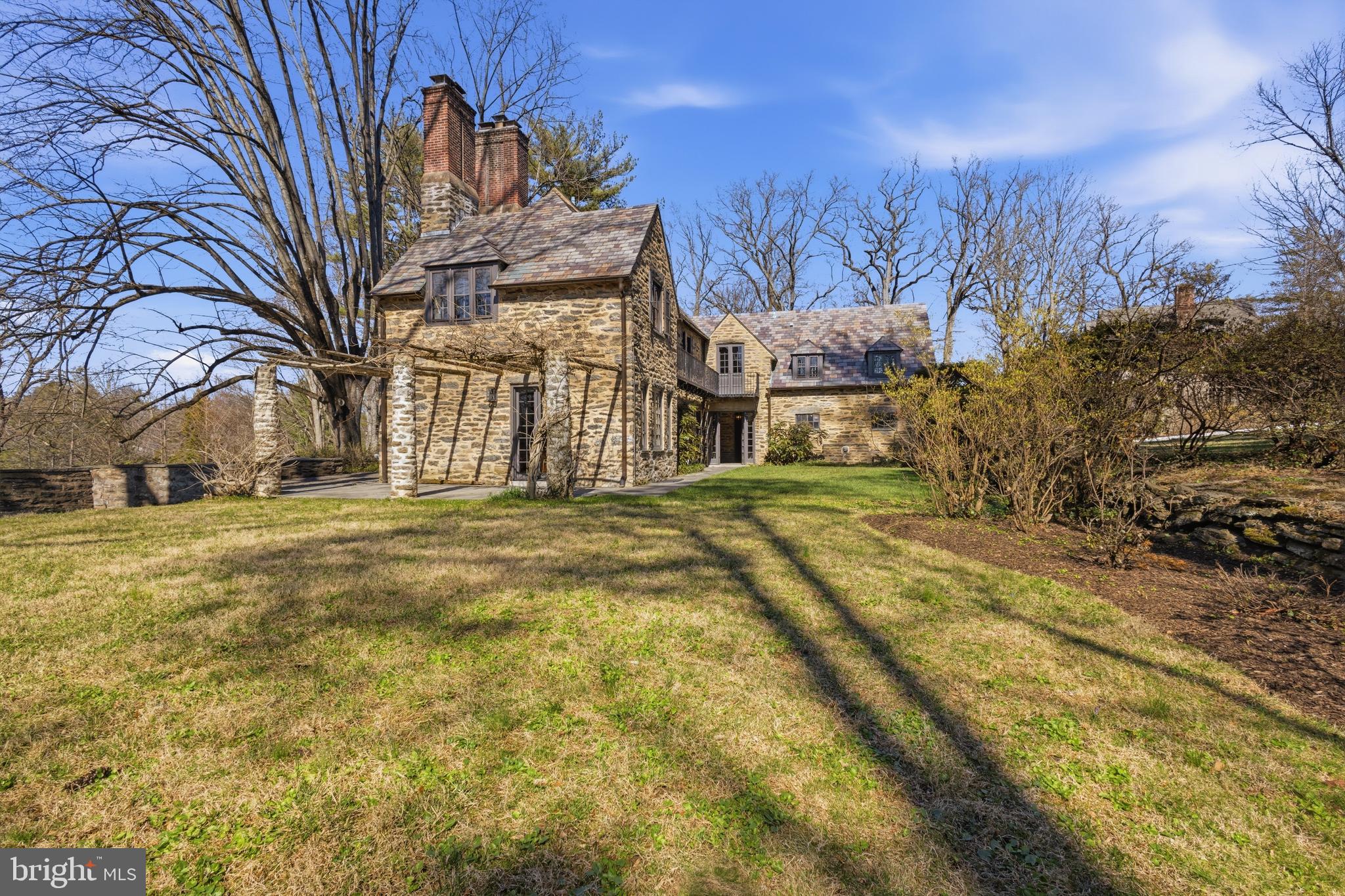 CHESTNUT HILL - Residential