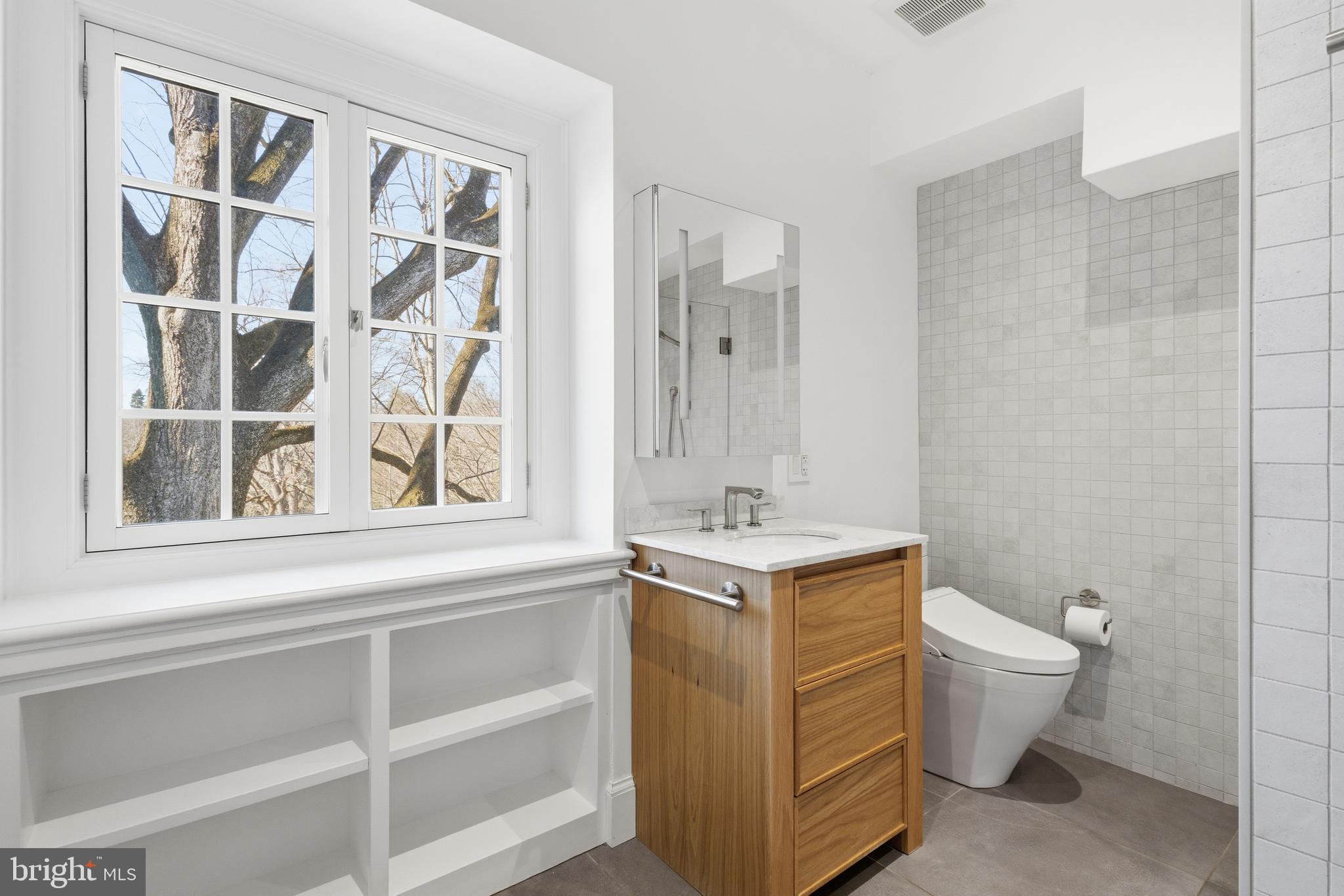 CHESTNUT HILL - Residential