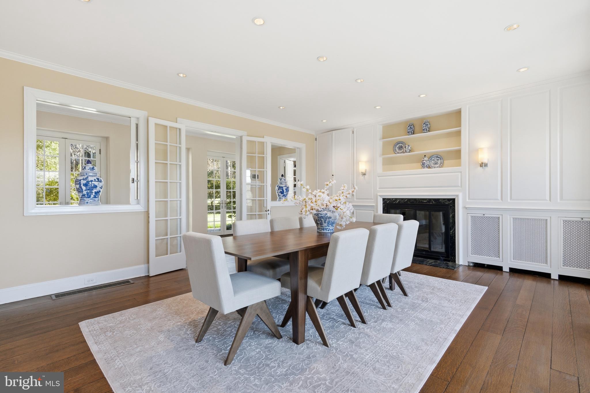 CHESTNUT HILL - Residential