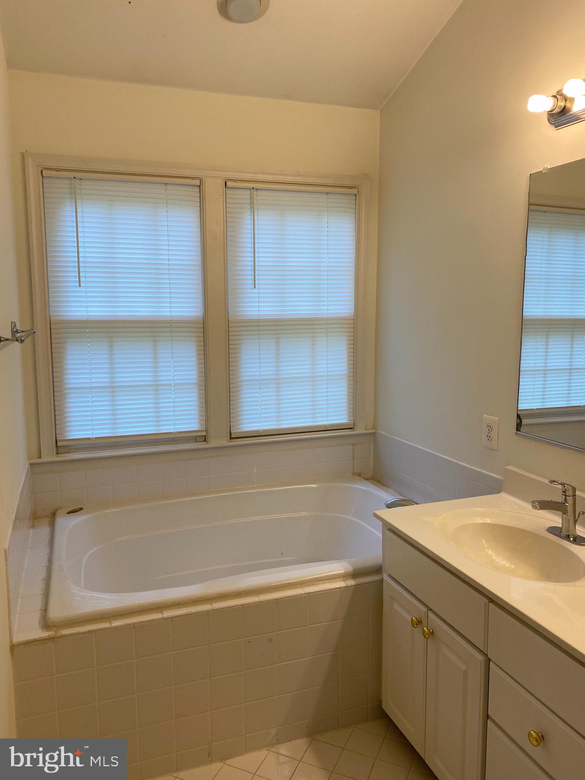 RANDOM HILLS - Residential Lease