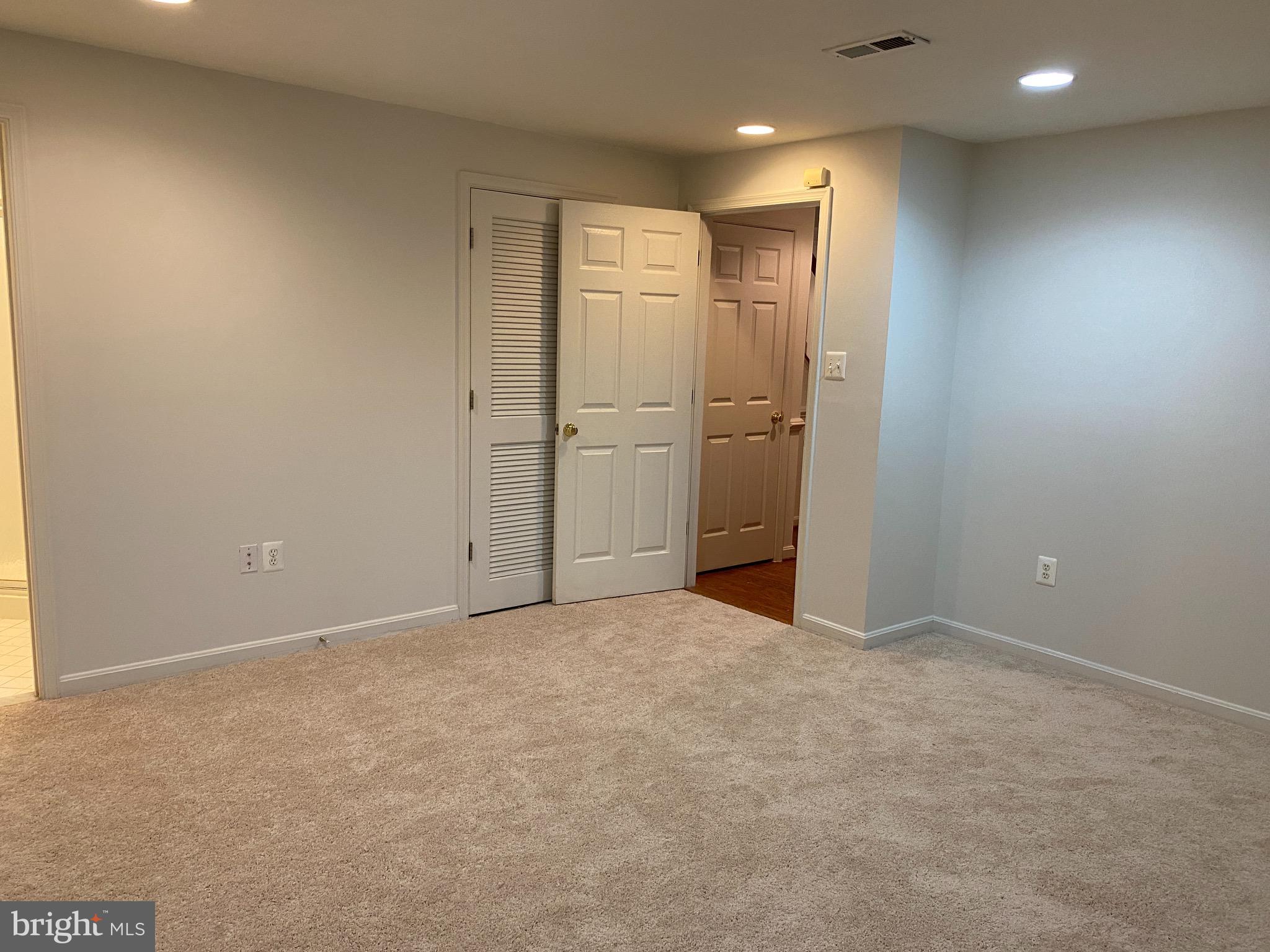 RANDOM HILLS - Residential Lease