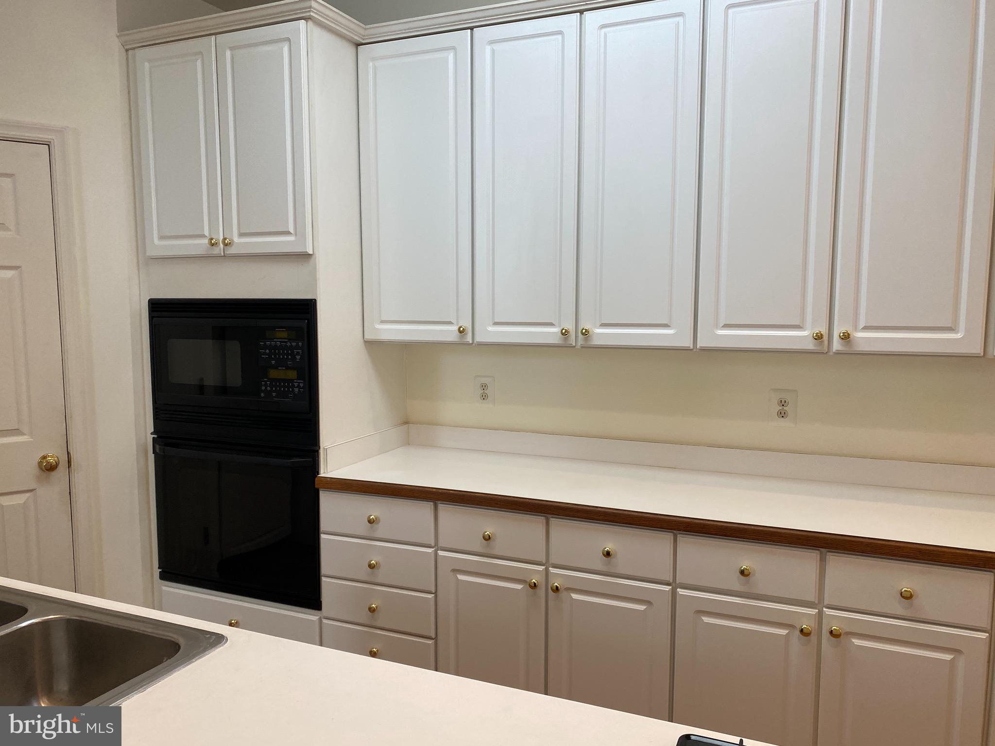 RANDOM HILLS - Residential Lease