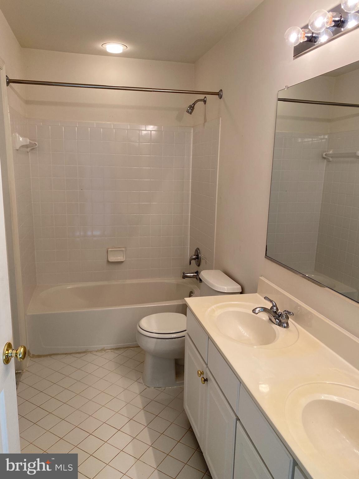 RANDOM HILLS - Residential Lease