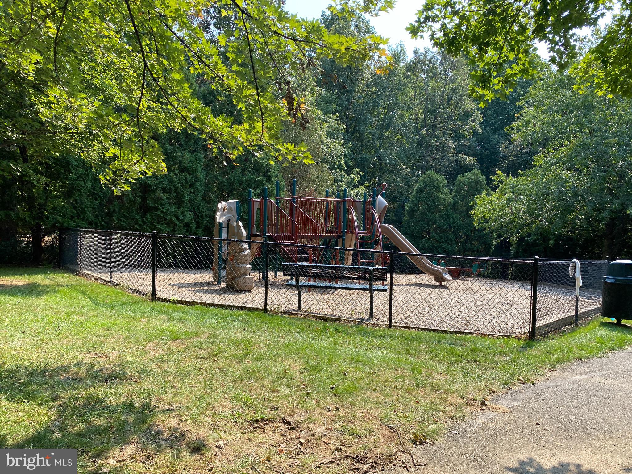 RANDOM HILLS - Residential Lease