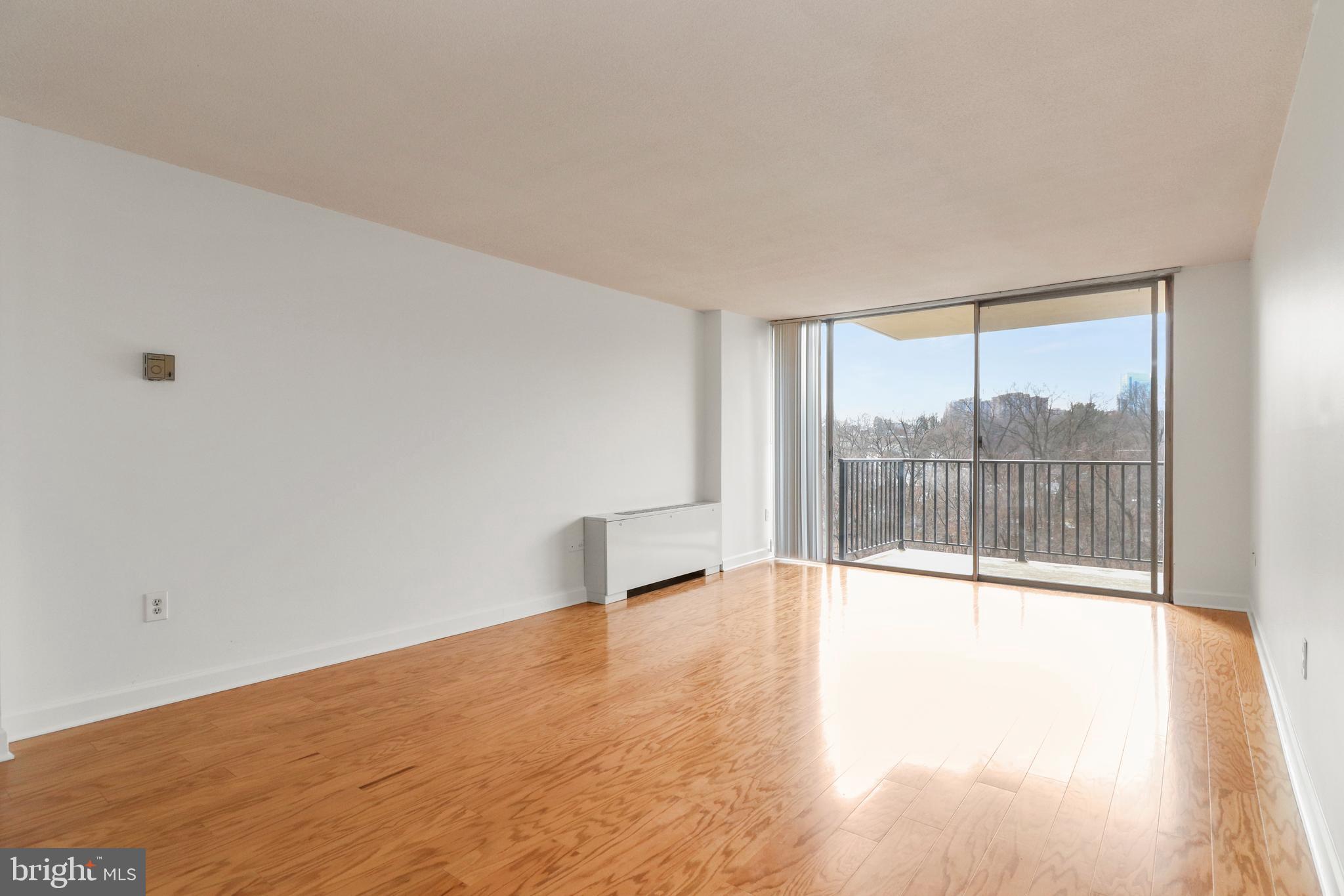 THE CARLTON - Residential