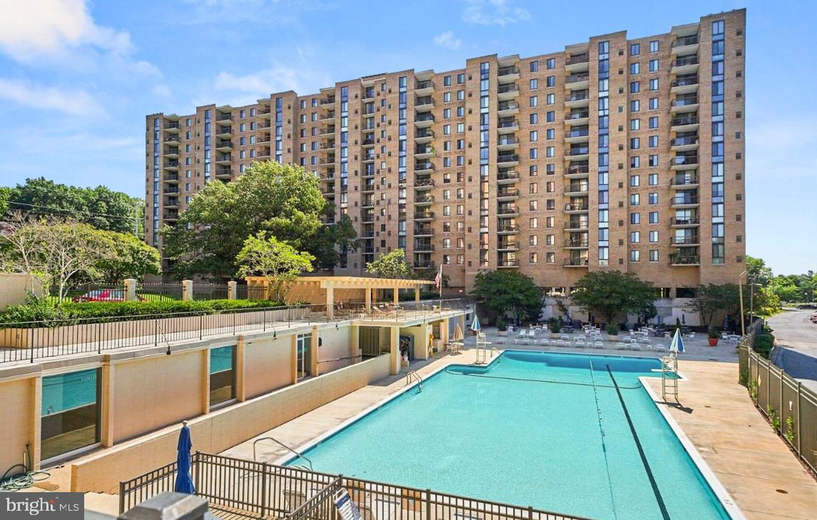 THE CARLTON - Residential